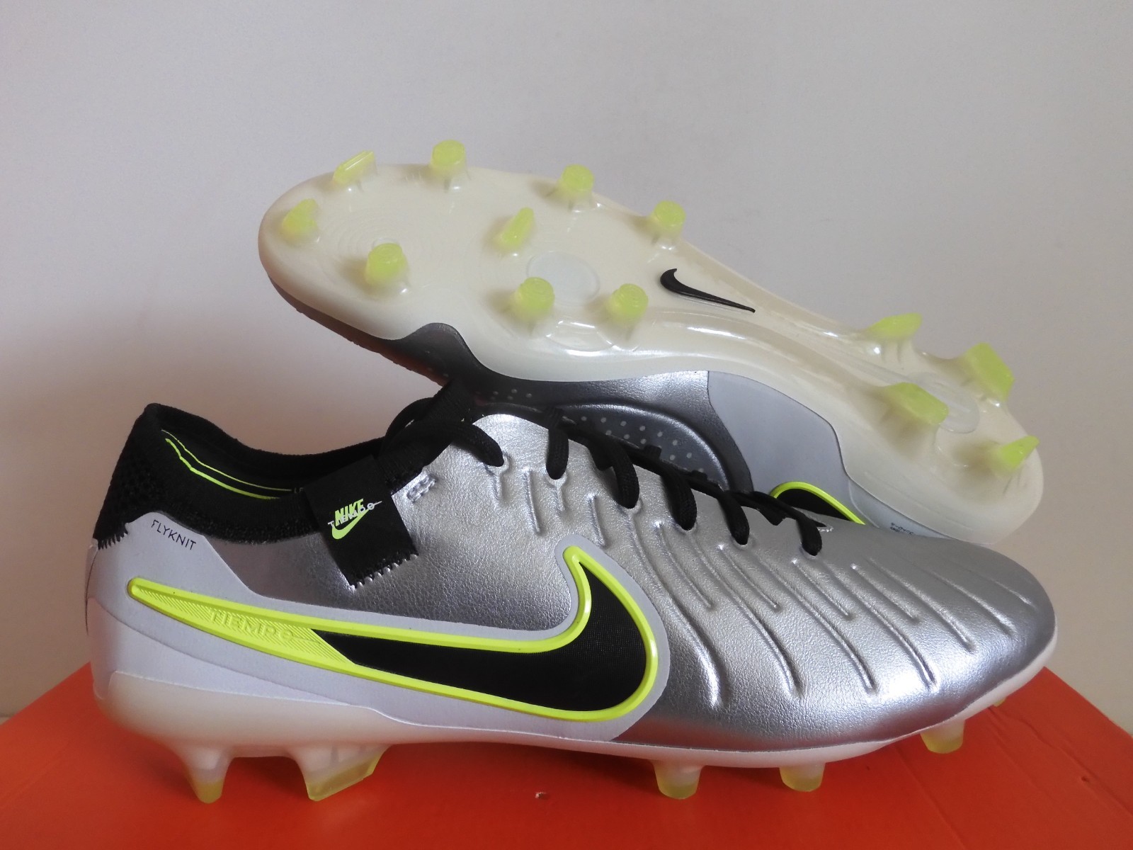 Nike Tiempo Legend 10 Elite Fg Metallic Silver-Volt-Black Mens [HF8980-001]