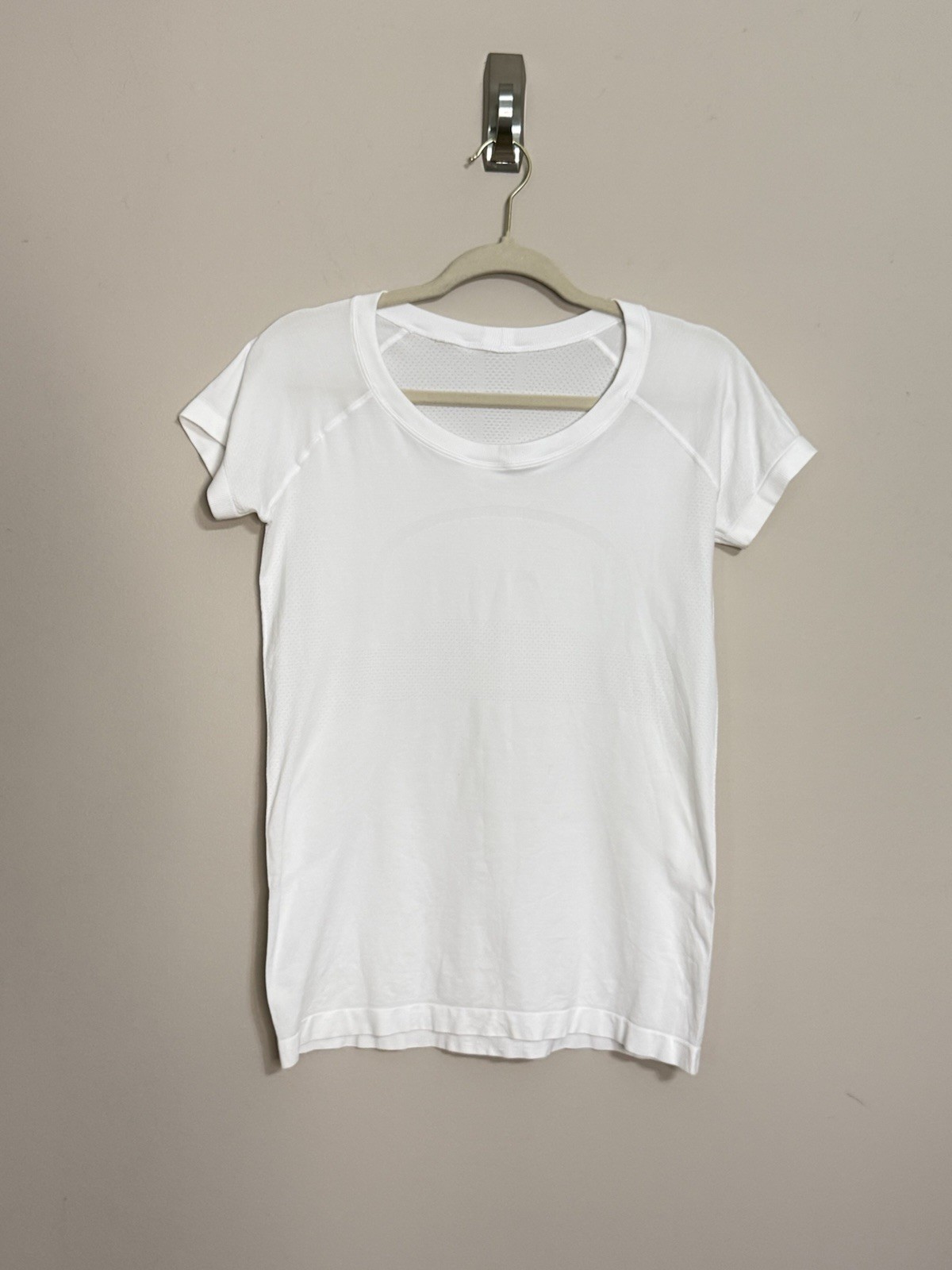 Lululemon Women’s White Short Sleeve Athletic Top - Asian Fit - size 8