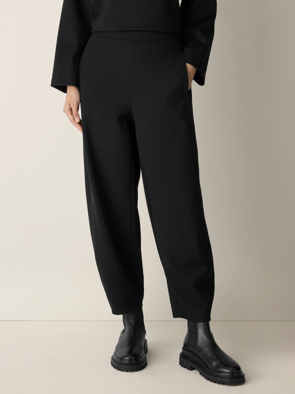 Eileen Fisher Women\'s Black Washable Flex Ponte Curved Lantern Pant Petite Sz PS