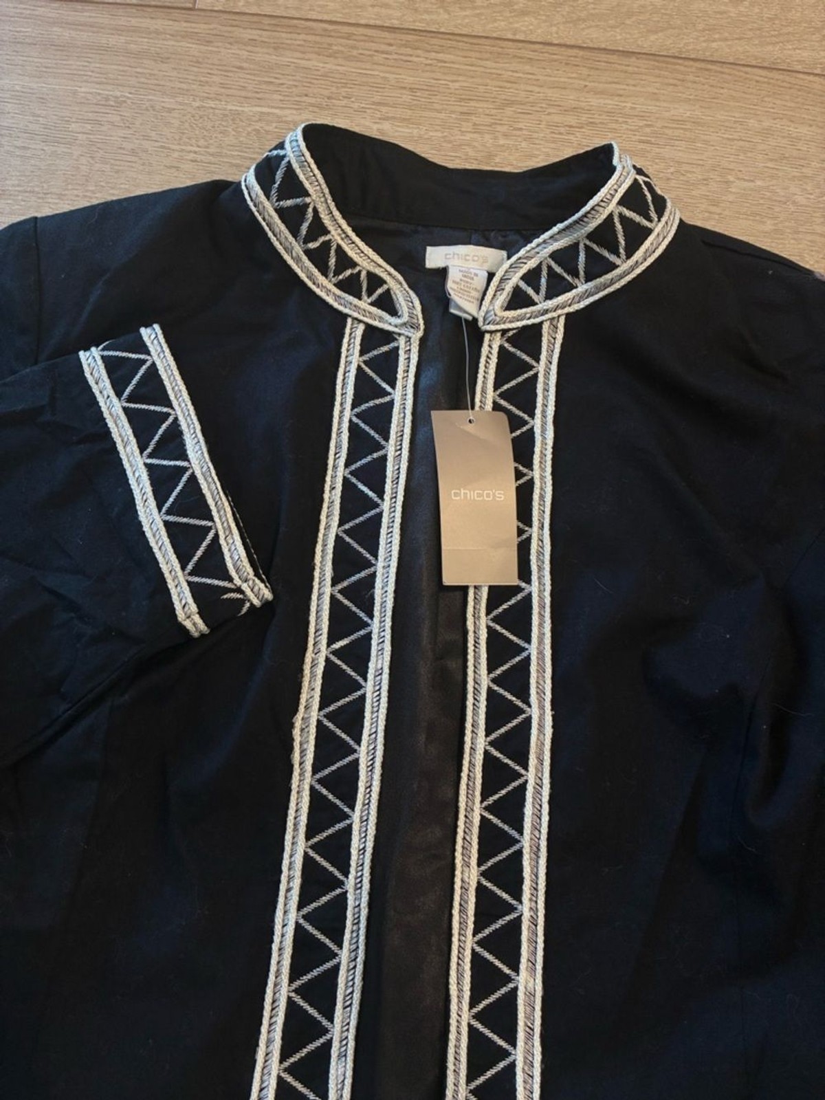 NWT Chico’s Women’s Artisan Tapestry Long Sleeve Jacket Embroidered Size 2/L