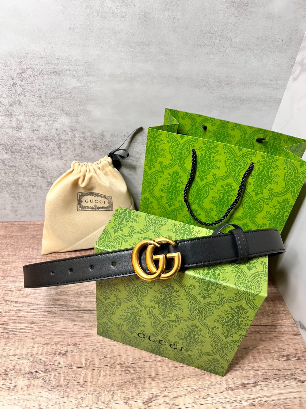 GUCCI BELT BLACK LEATHER 100% AUTHENTIC GOLD BUCKLE M SIZE WOMEN\'S CLASSIC ITALY