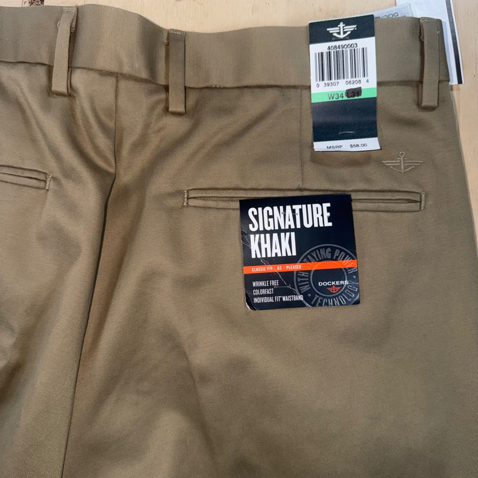 Dockers Mens 34x30 Signature Khaki D3 Classic Fit Pleated Pants Tan NWT