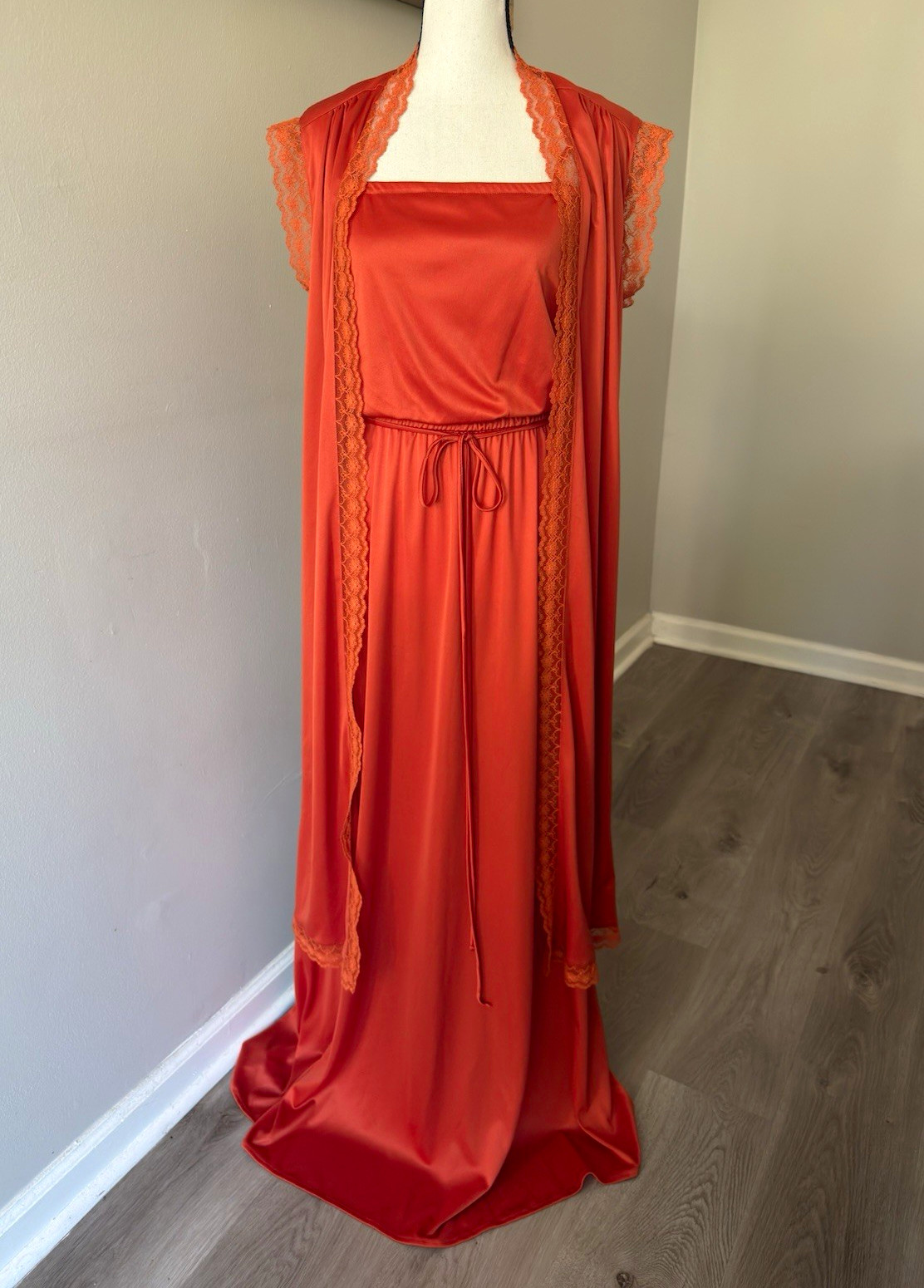 Vtg 70s ILGWU Orange Peignoir Set Robe Gown Whimsigoth Tag 11/12 Fits Modern S