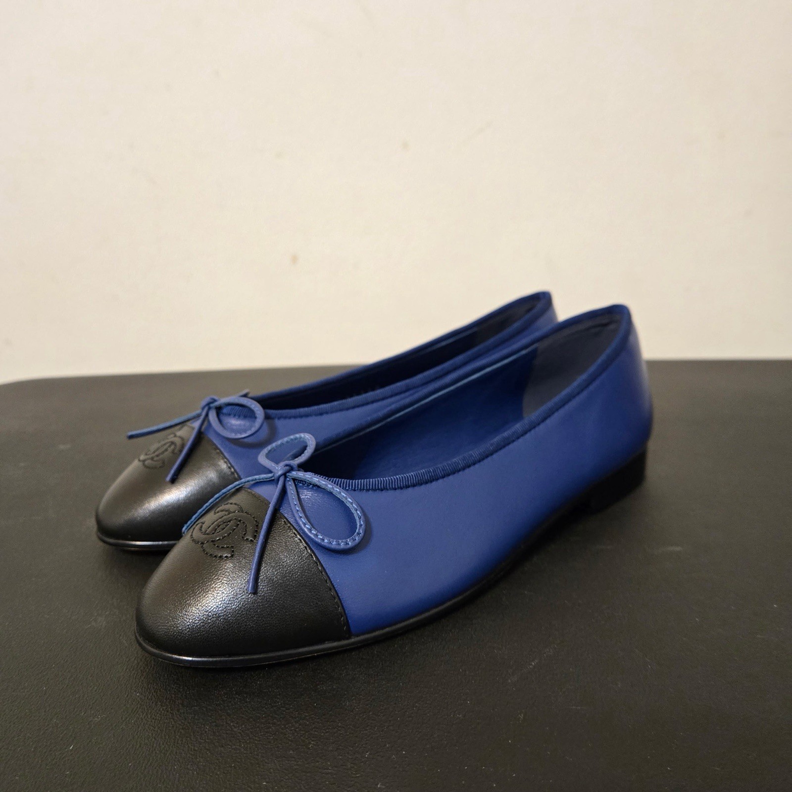 Chanel Ballerina Women\'s Size 40C EU Ballet Flat Shoes Lambskin Leather