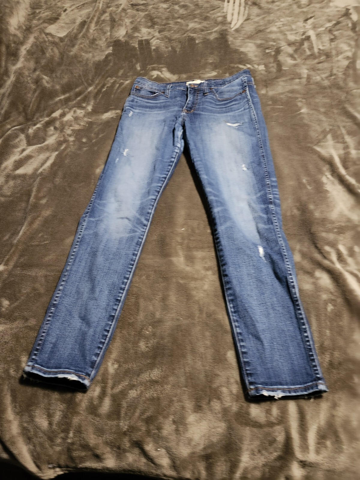 Madewell Women\'s Distressed 9\