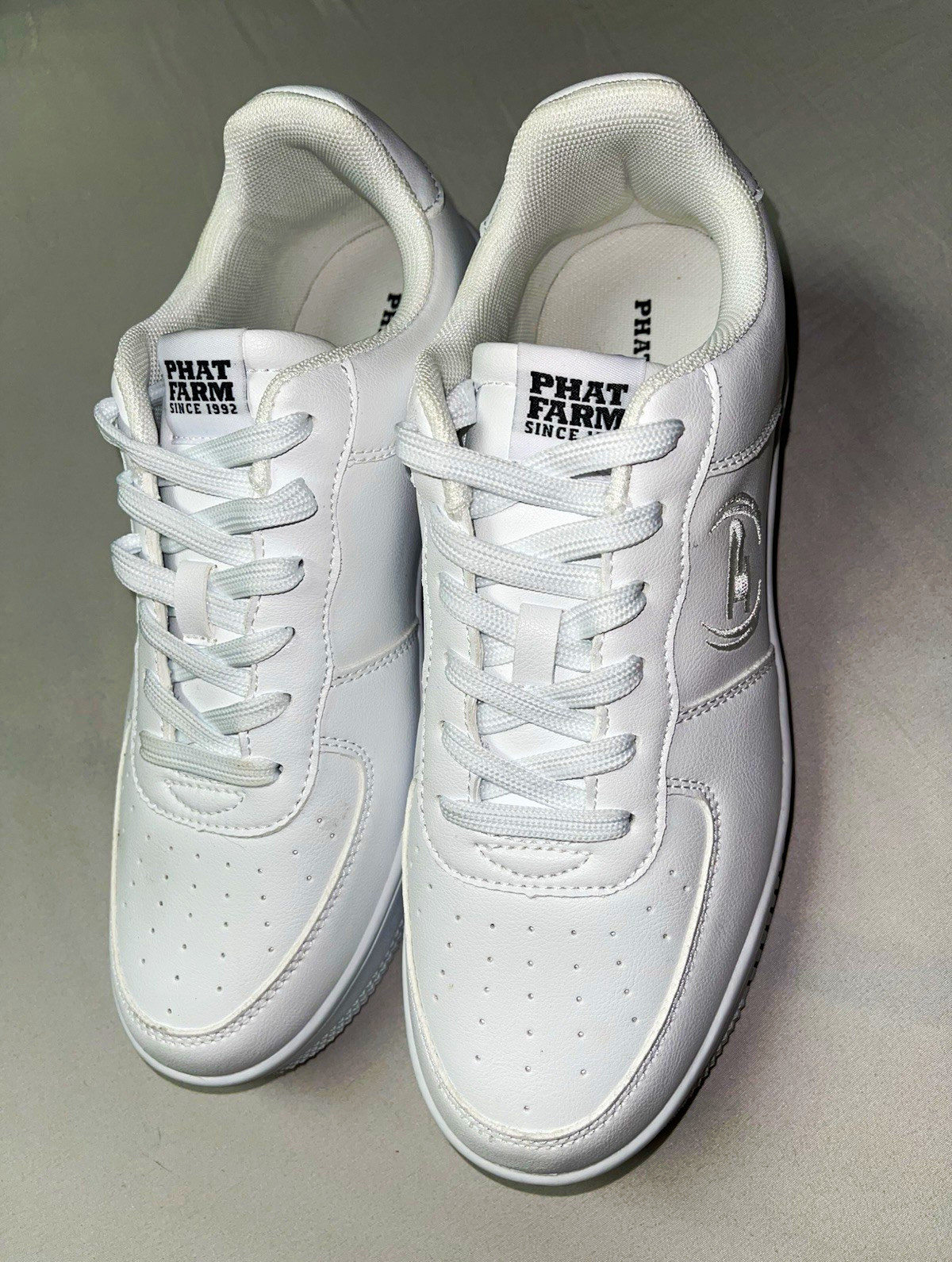 Phat Farm Men’s White Low Top Lace Up Sneakers/ y2k fashion