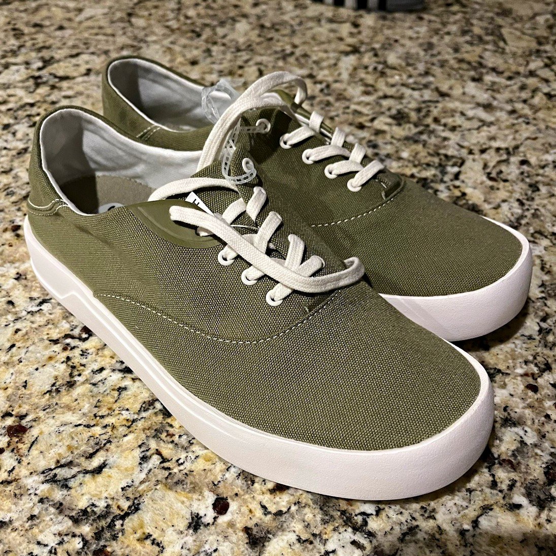 OluKai Tradewind Green/White Lace-Up Low Top Sneakers Men\'s US 9.5 EU 42.5