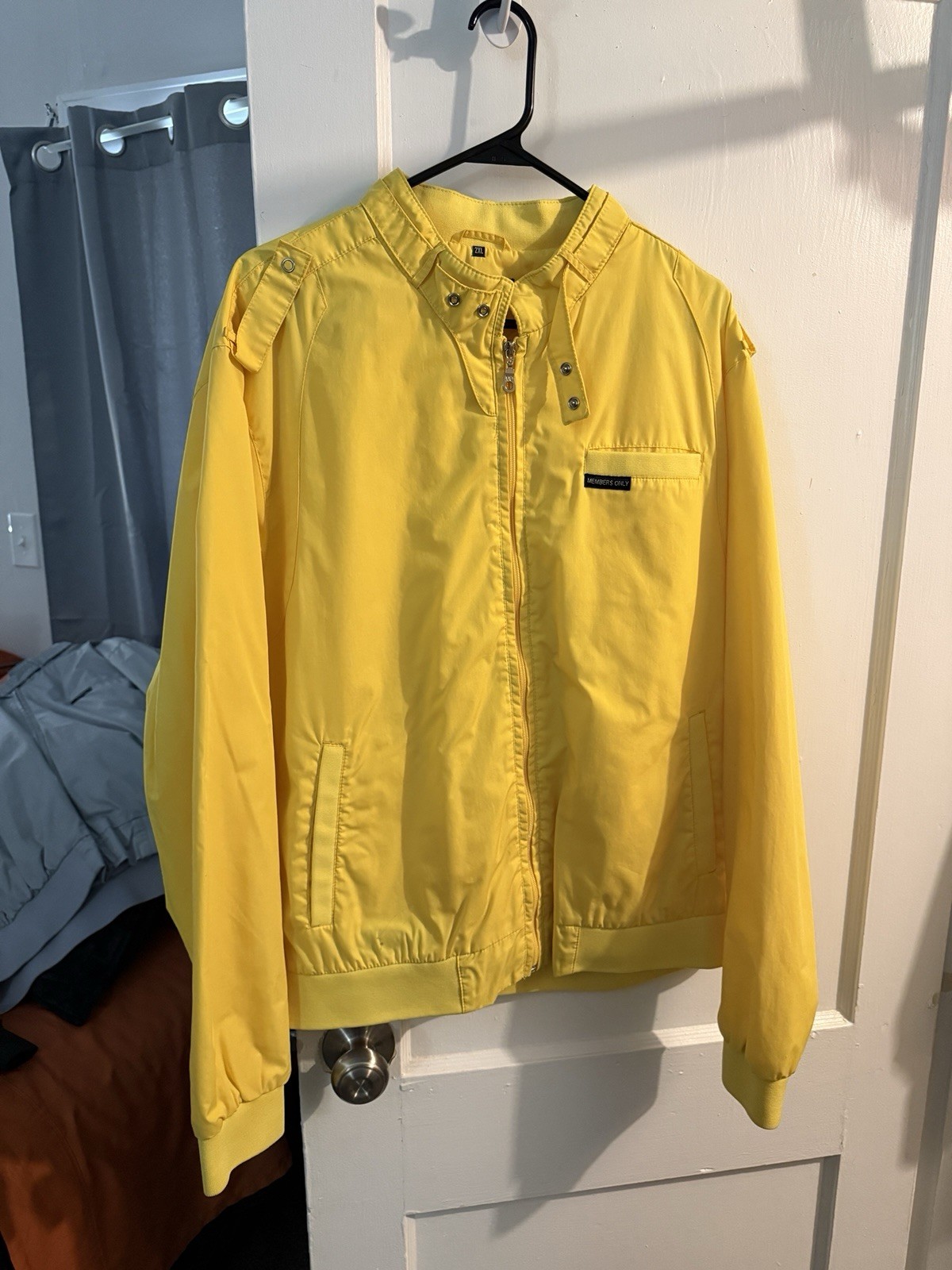 Members Only Iconic Racer Jacket Yellow Tan Full Zip Windbreaker with Epaulette