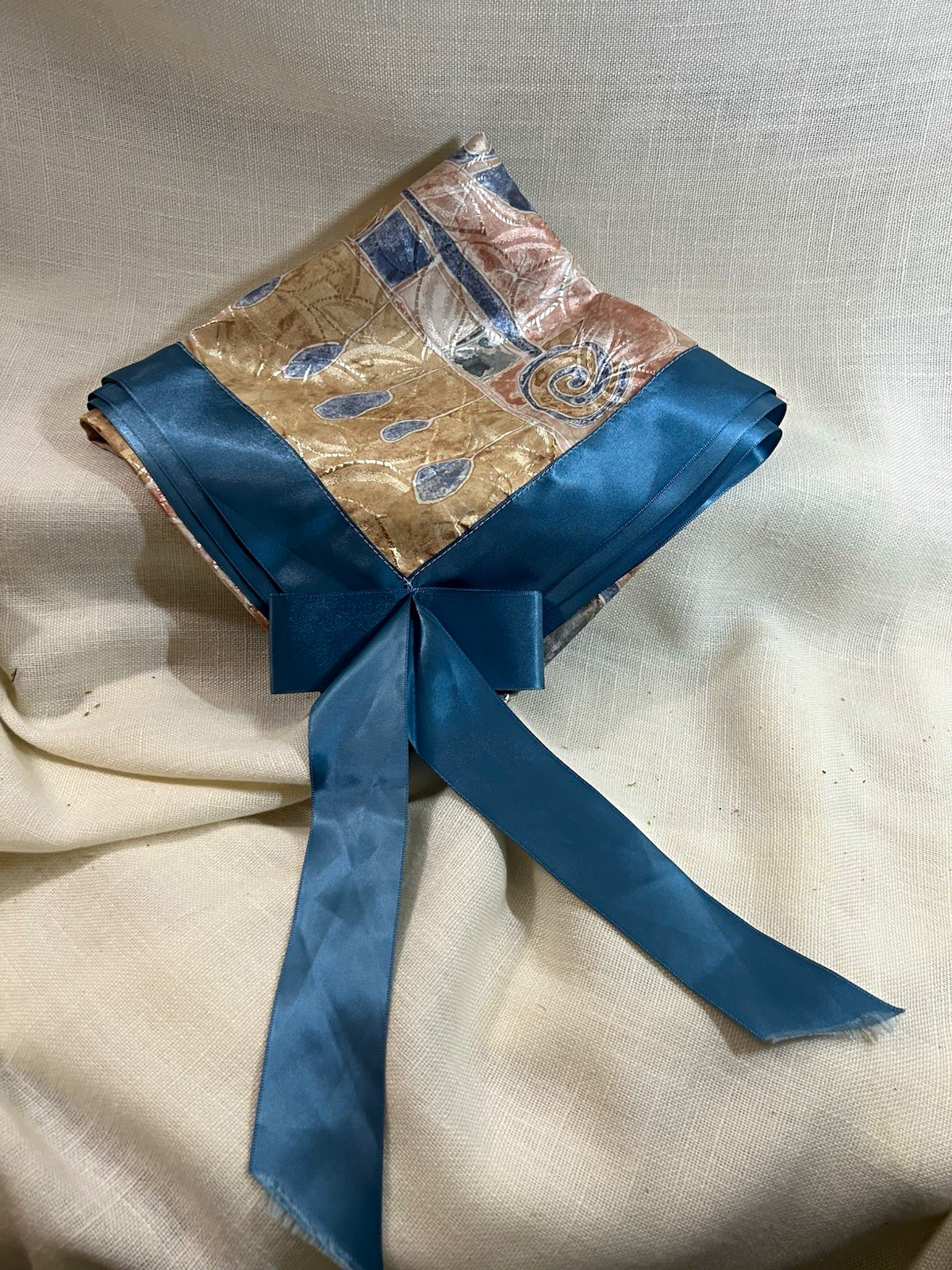 1970’s Women’s Satin Scarf 100% Polyester Geometric Bohemian Bow Blue/Gold