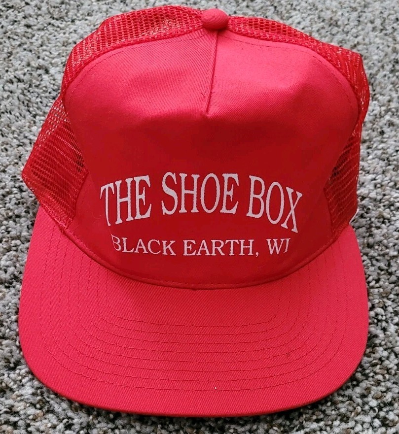 VTG The Shoe Box Hat Snapback Trucker Cap Mens Red Wisconsin Black Earth