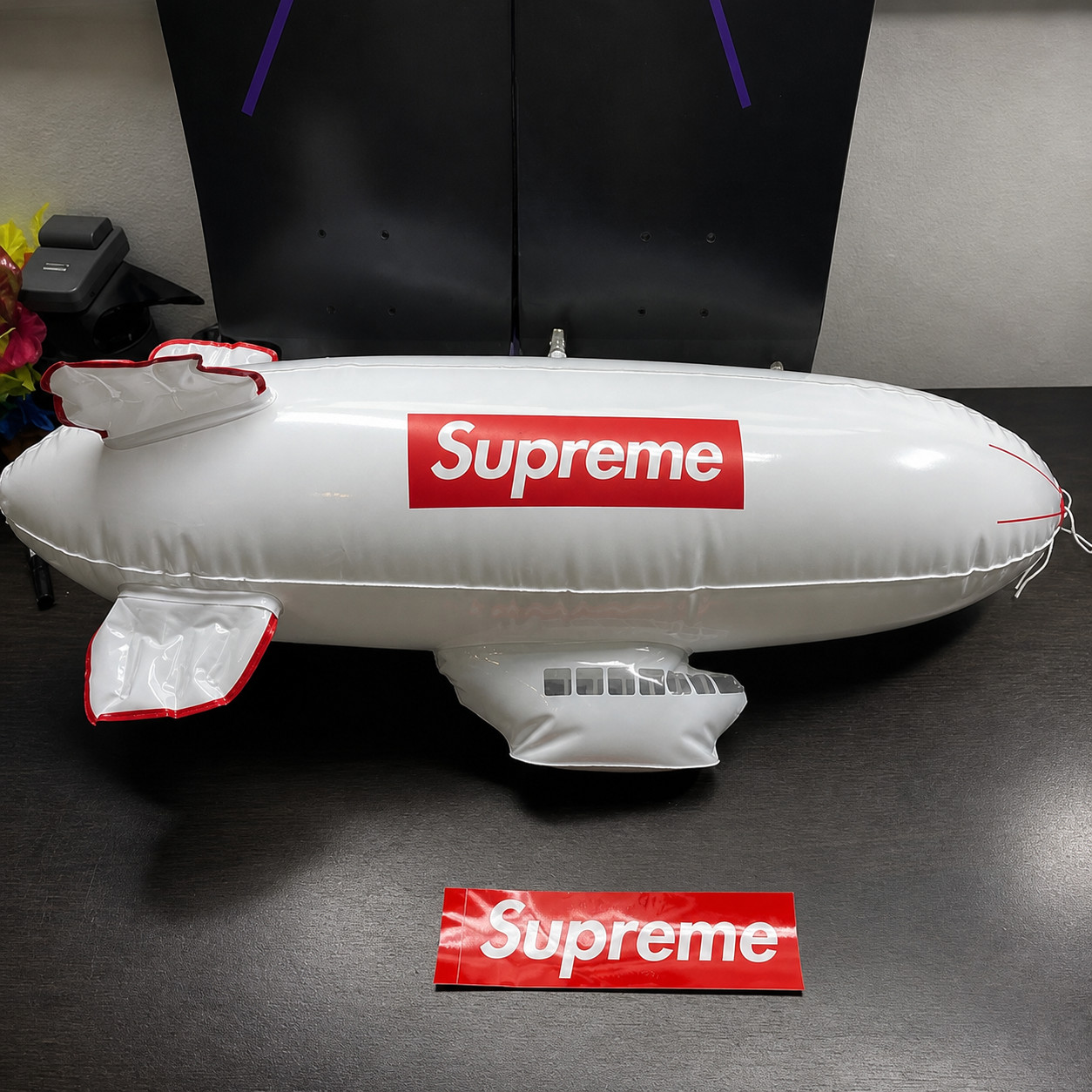 Supreme Inflatable Blimp FW17 2017 Red White Big Box Logo Streetwear Accessory