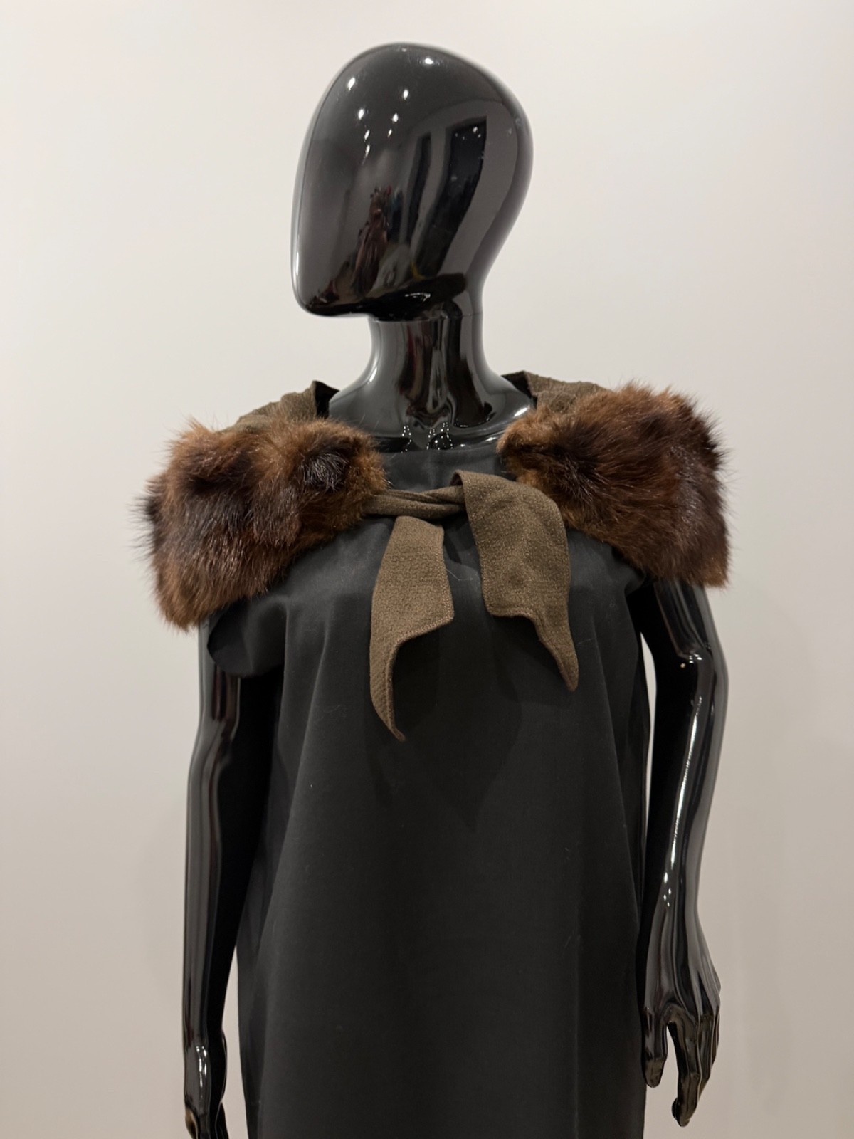Rare Vintage 1960s Genuine Fur Capelet Shoulder Wrap Stole Luxury Retro