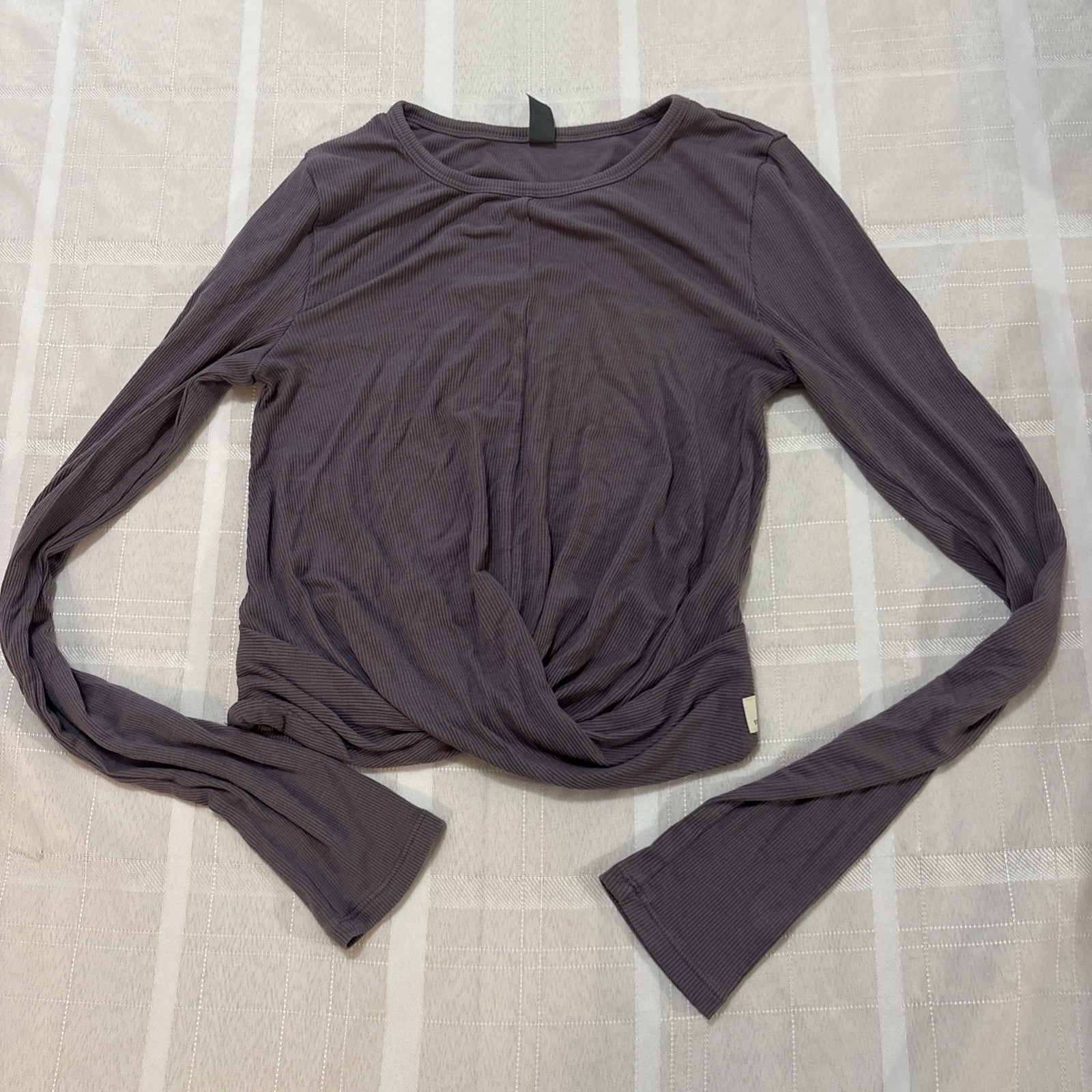 Vuori Twist Front Long Sleeve Purple Gray Good Condition Soft Stretchy Yoga M