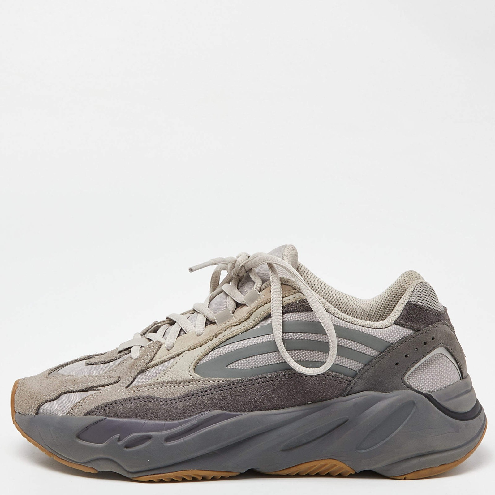 Yeezy x Adidas Grey Suede and Mesh Boost 700 V2 Tephra Sneakers Size 40 23