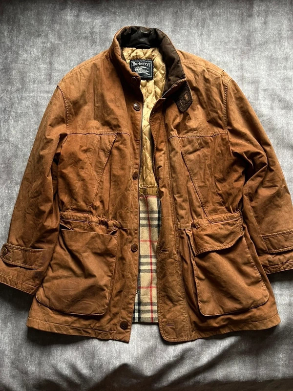 Original vintage Burberrys real leather jacket with lining