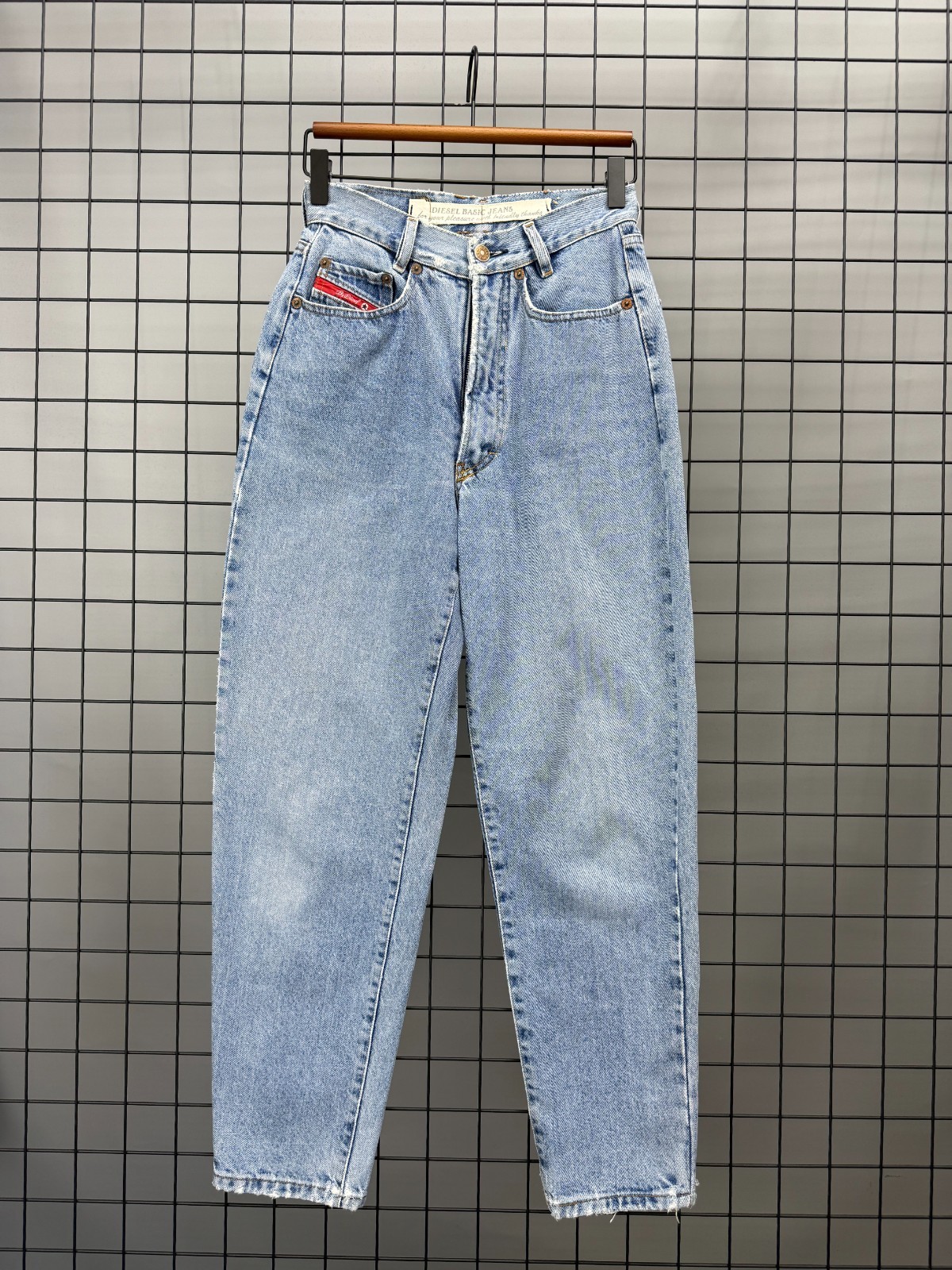 Vintage Diesel Basic Jeans W28 womens Made In Italy High Waist Tapered