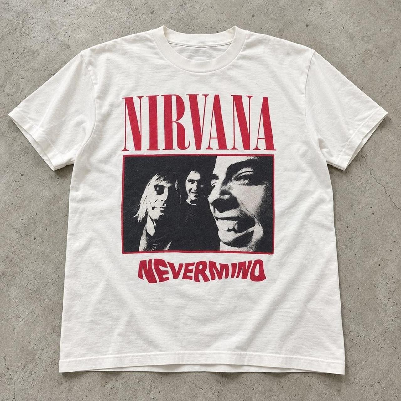 NWT Vintage Grunge Graphic T-Shirt White Red Text Black And White Photo Tee