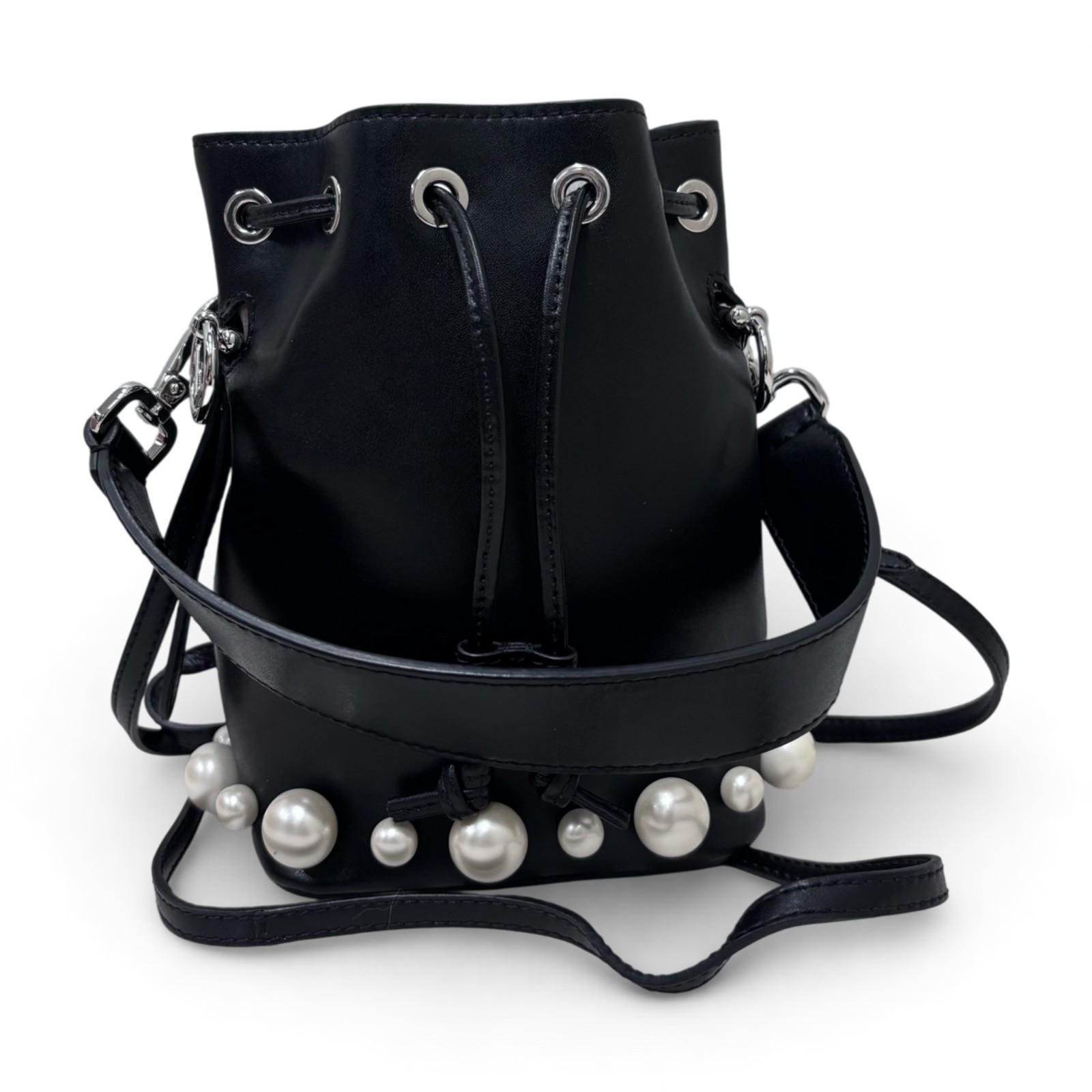 Pre-Owned Fendi Mon Tresor Mini Pearl Bucket Bag Black Leather Crossbody 