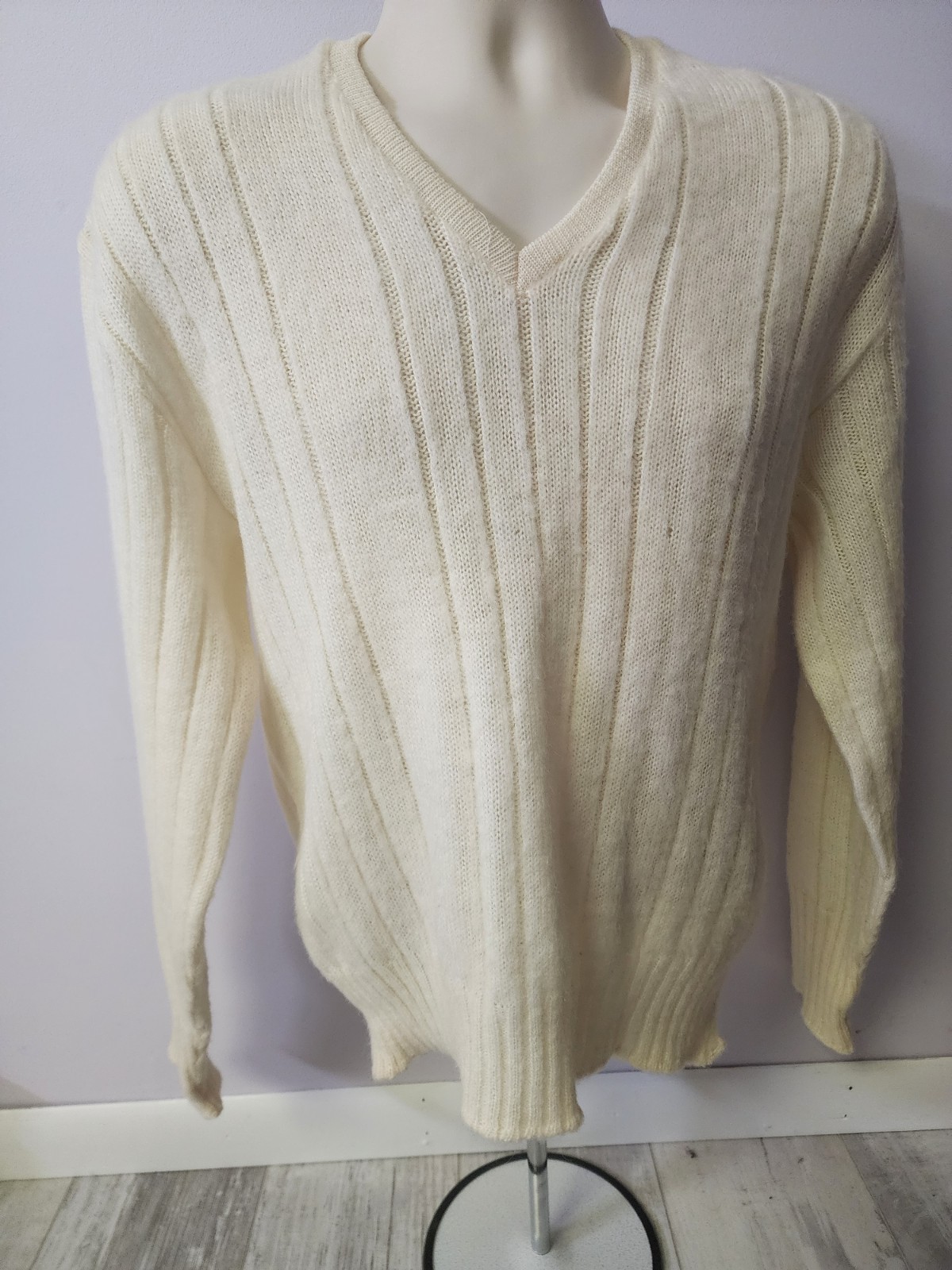 Vintage Mcgregor Full Fashion V Sweater Sz. 42 100% Virgin Wool USA Doniger Read