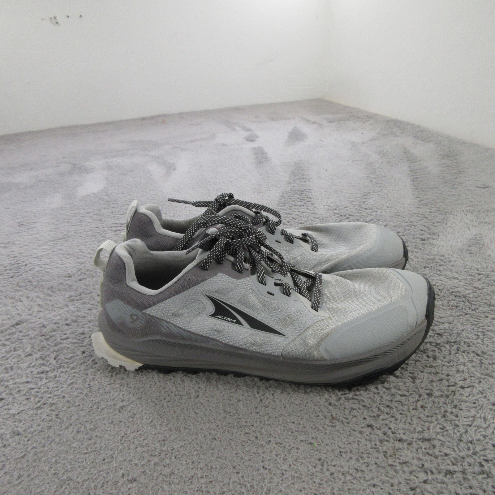 Altra Lone Peak 6 Shoes Mens Size 9.5 Gray Trail Running Sneakers AL0A85PG220