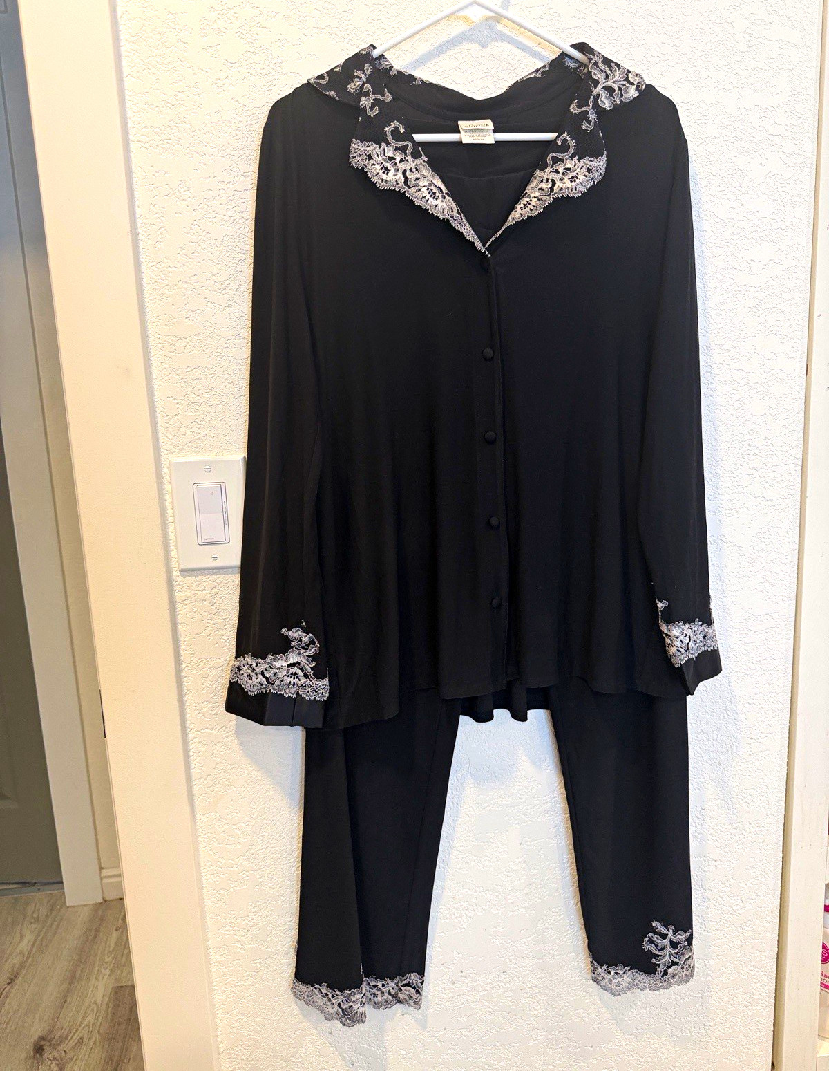 Soma Women’s Black Pajama Set Lace Trim Button Front Long SleeveM  with not tags