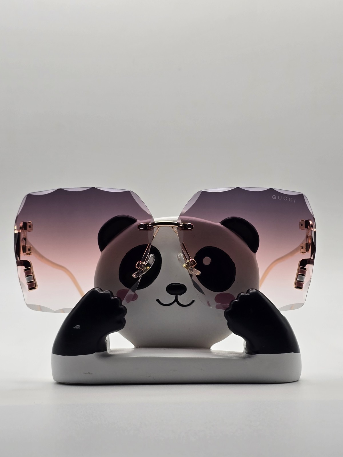 Gucci Women’s Rimless Oversized Sunglasses Gold Metal Frame Pink Tinted Lens