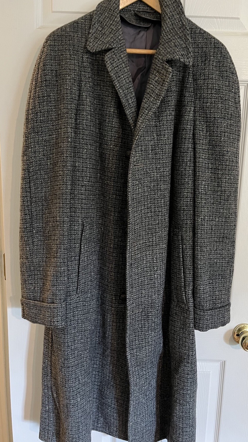vintage men\'s Houndstooth Harris Tweed Coat, from 100% Scottish virgin wool-42R