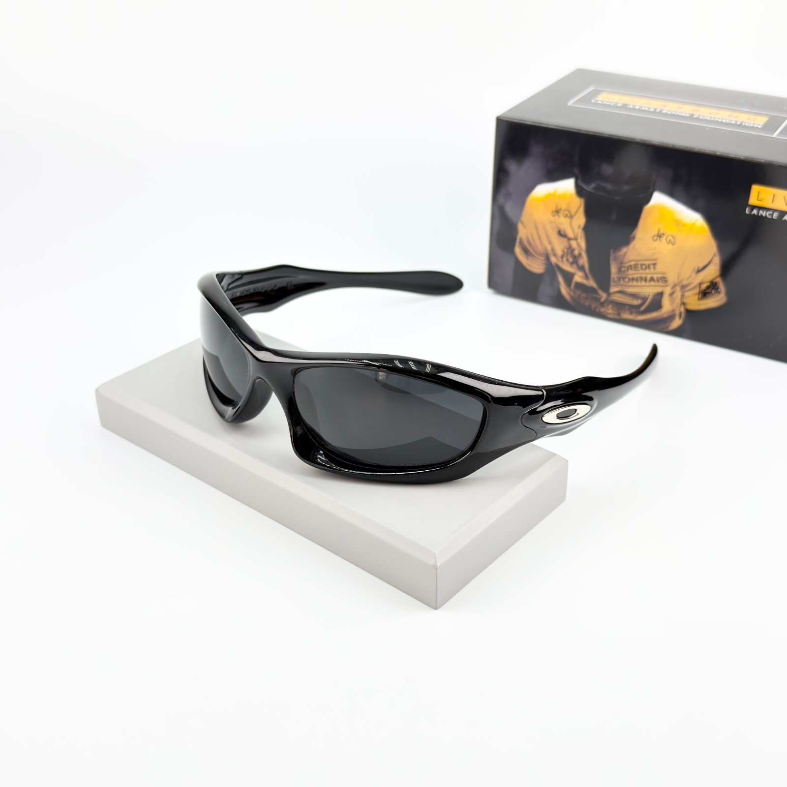 Oakley Monster Dog Black Glossy Frame Dark Gray Lens Vintage Y2K Sunglasses New