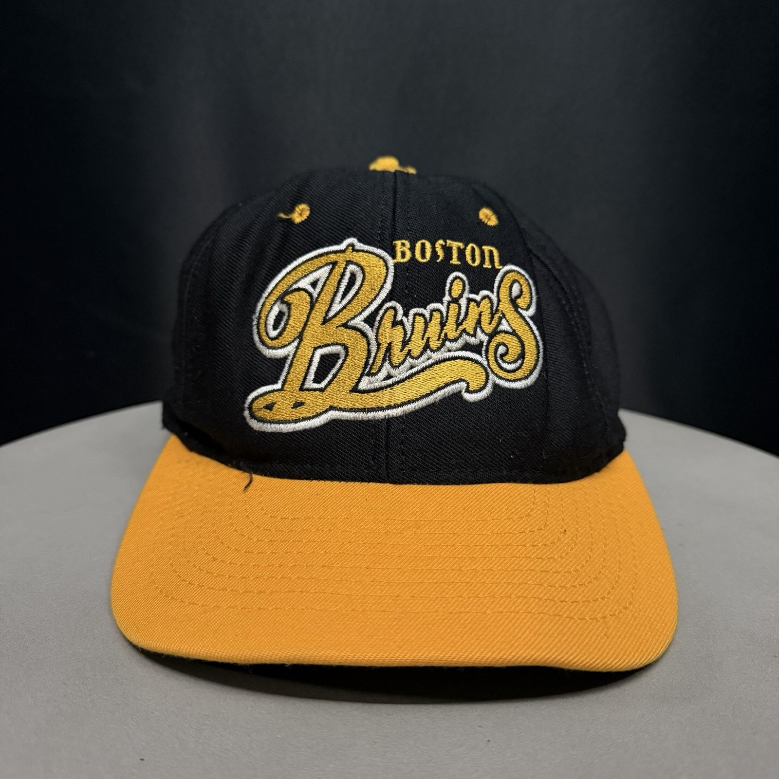 Vintage 90s RARE Nutmeg Boston Bruins Script Black Snapback Hat NHL Hockey Cap