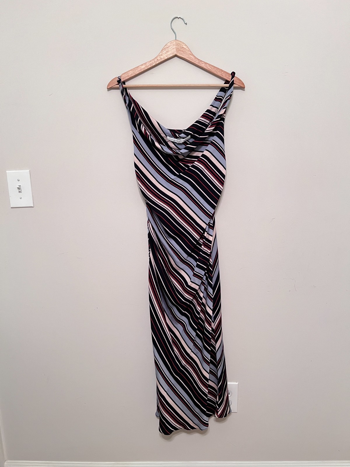 Diane Von Furstenberg Silk Dress Womens 4 Diagonal Stripe Midi Y2K