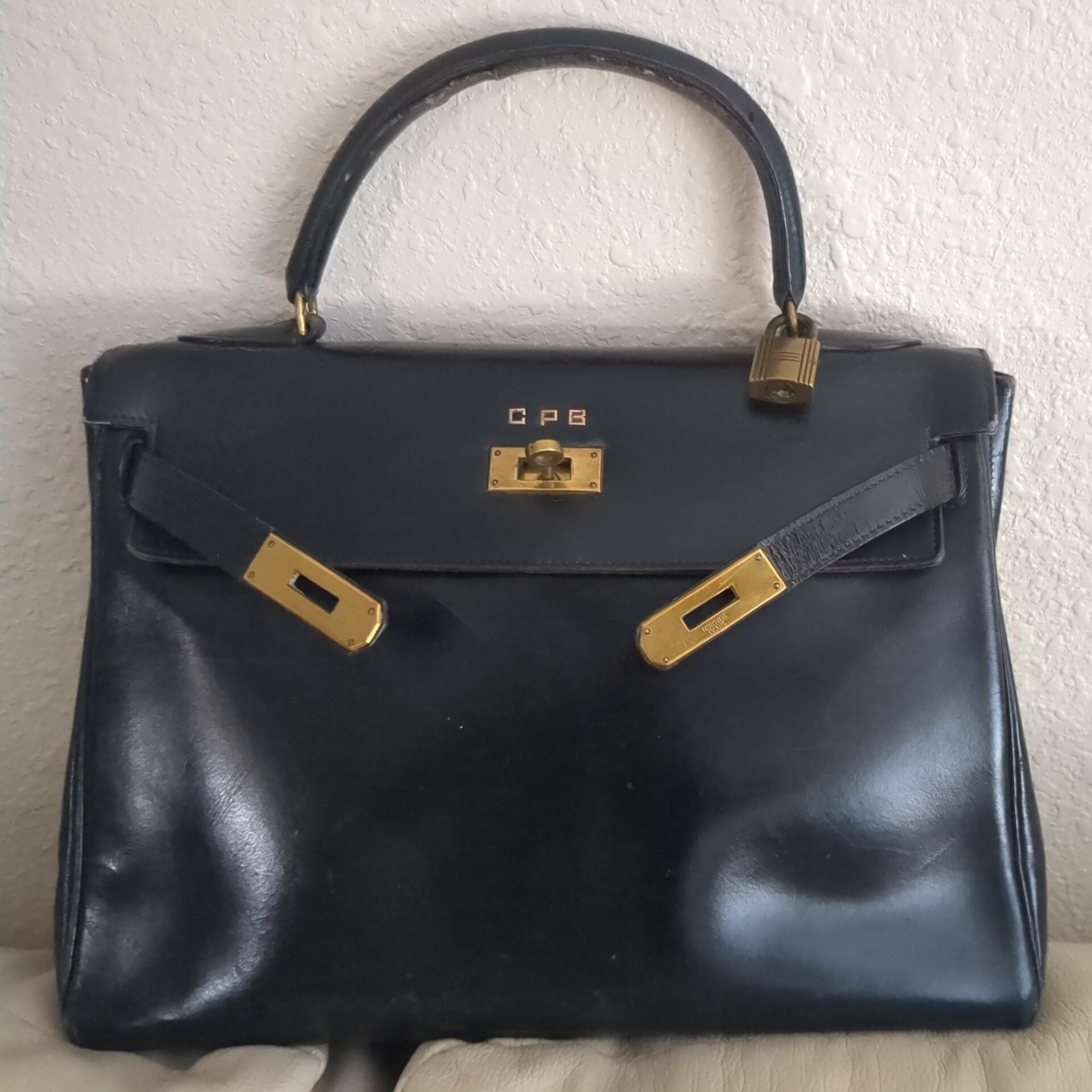 Hermes Kelly 32 Box Vintage Black Leather Gold Hardware Bag
