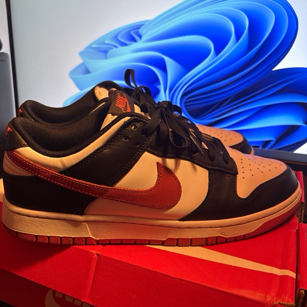 Nike Retro Dunk Low Men’s US 10.5 White/Dragon Red/Black.