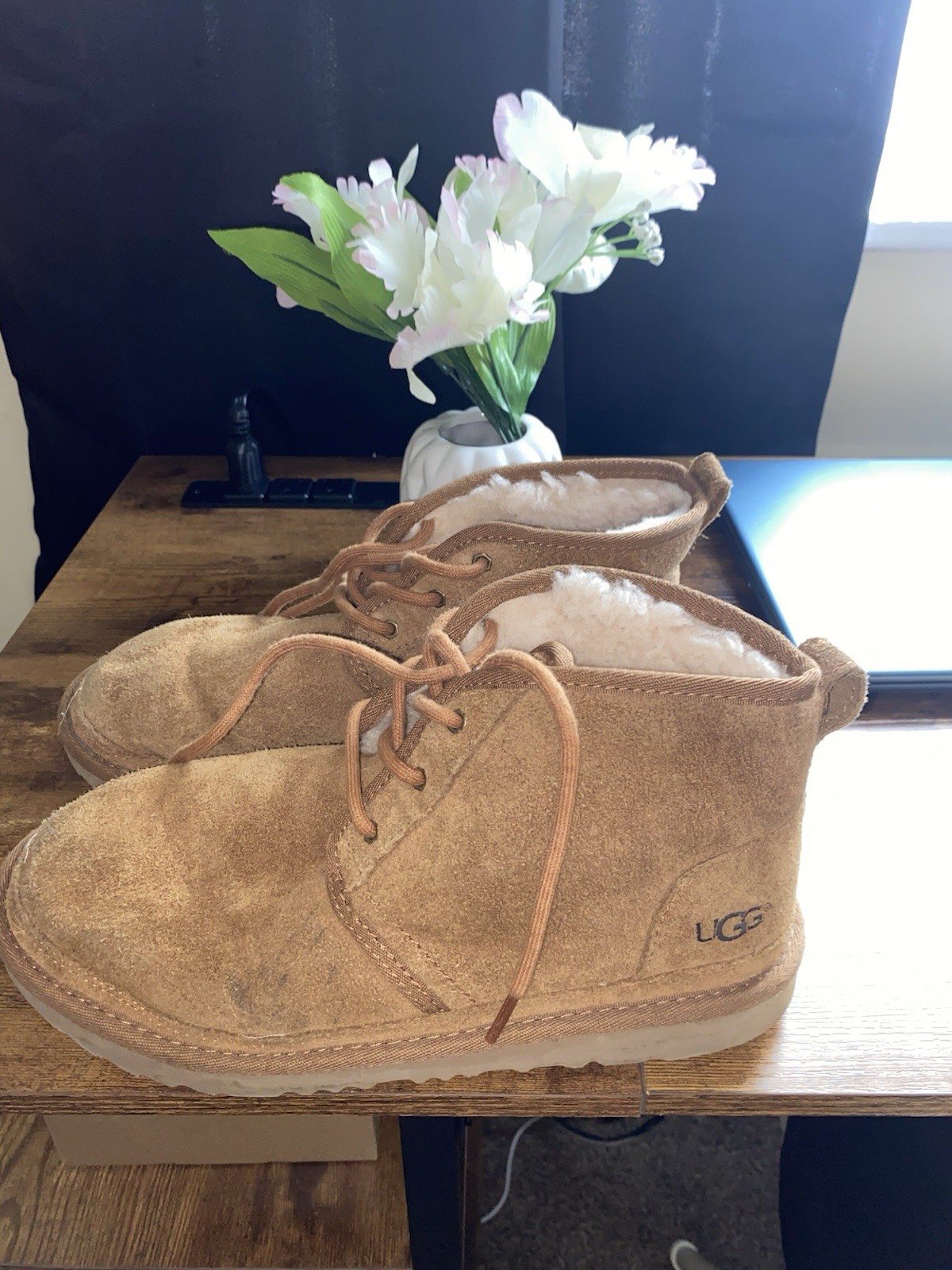 UGG Women\'s Classic Short II Sheepskin Suede Ankle Boots Chestnut, Size 6