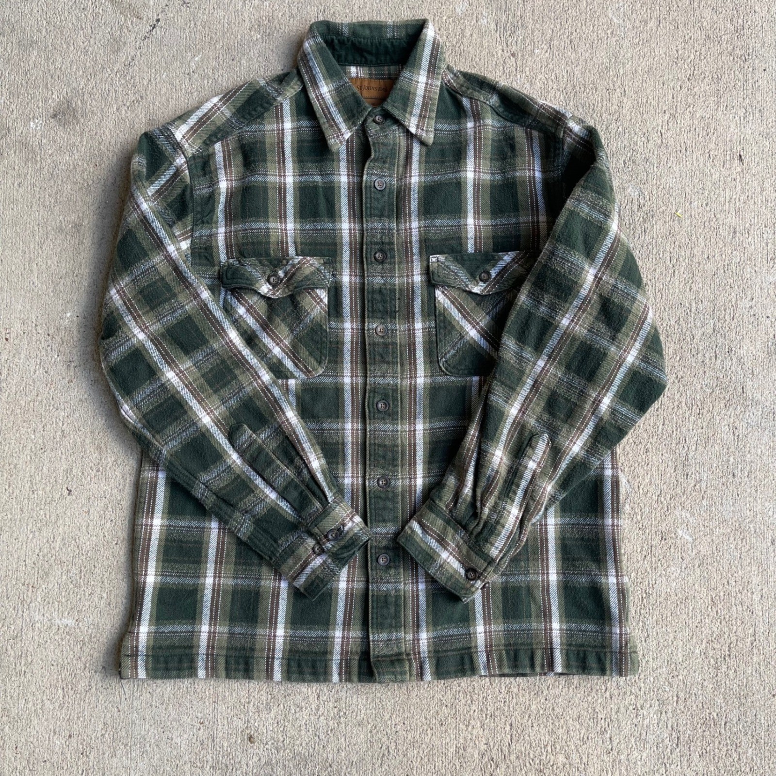 St. Johns Bay Mens Green Plaid Flannel Button Down Shirt Size M Corduroy Trim