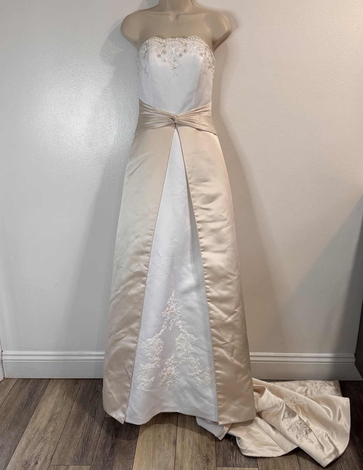 NEW David's Bridal Wedding Dress Michaelangelo Sz 6 Satin Beaded Train White