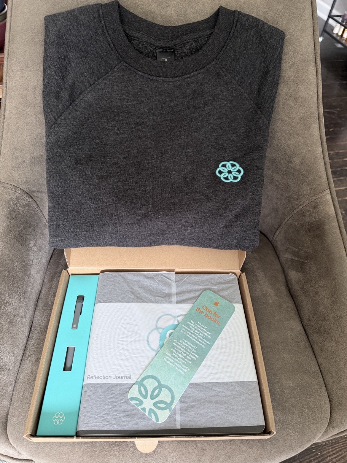 Apple Employee Exclusive Mindfulness Challenge Bundle: Crew (Size S) and Journal