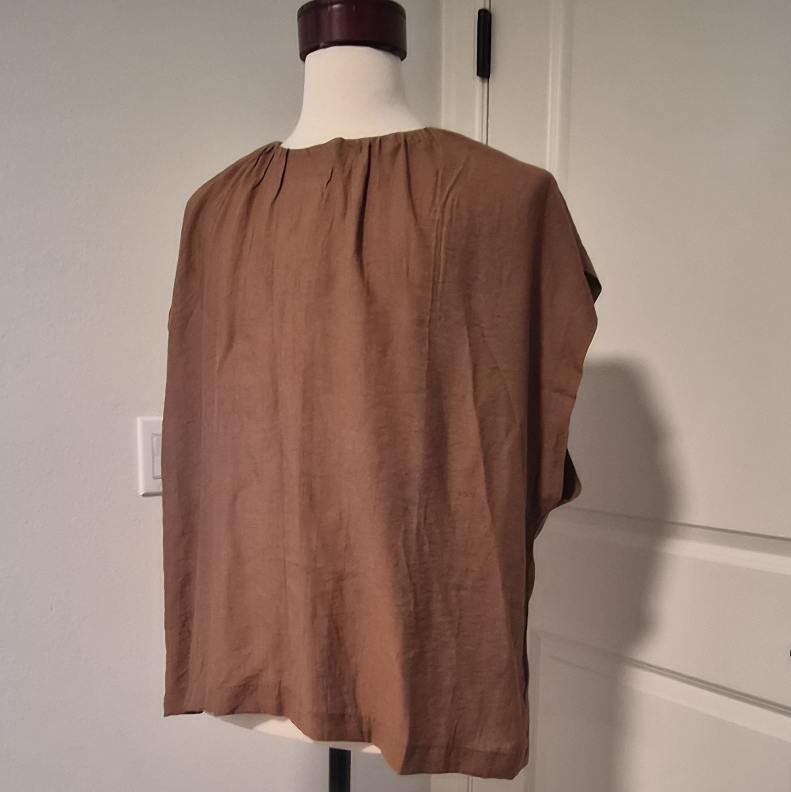 H&M Women’s Chestnut Brown Short Sleeve Relaxed Round Neck Blouse Sz XL NWOT