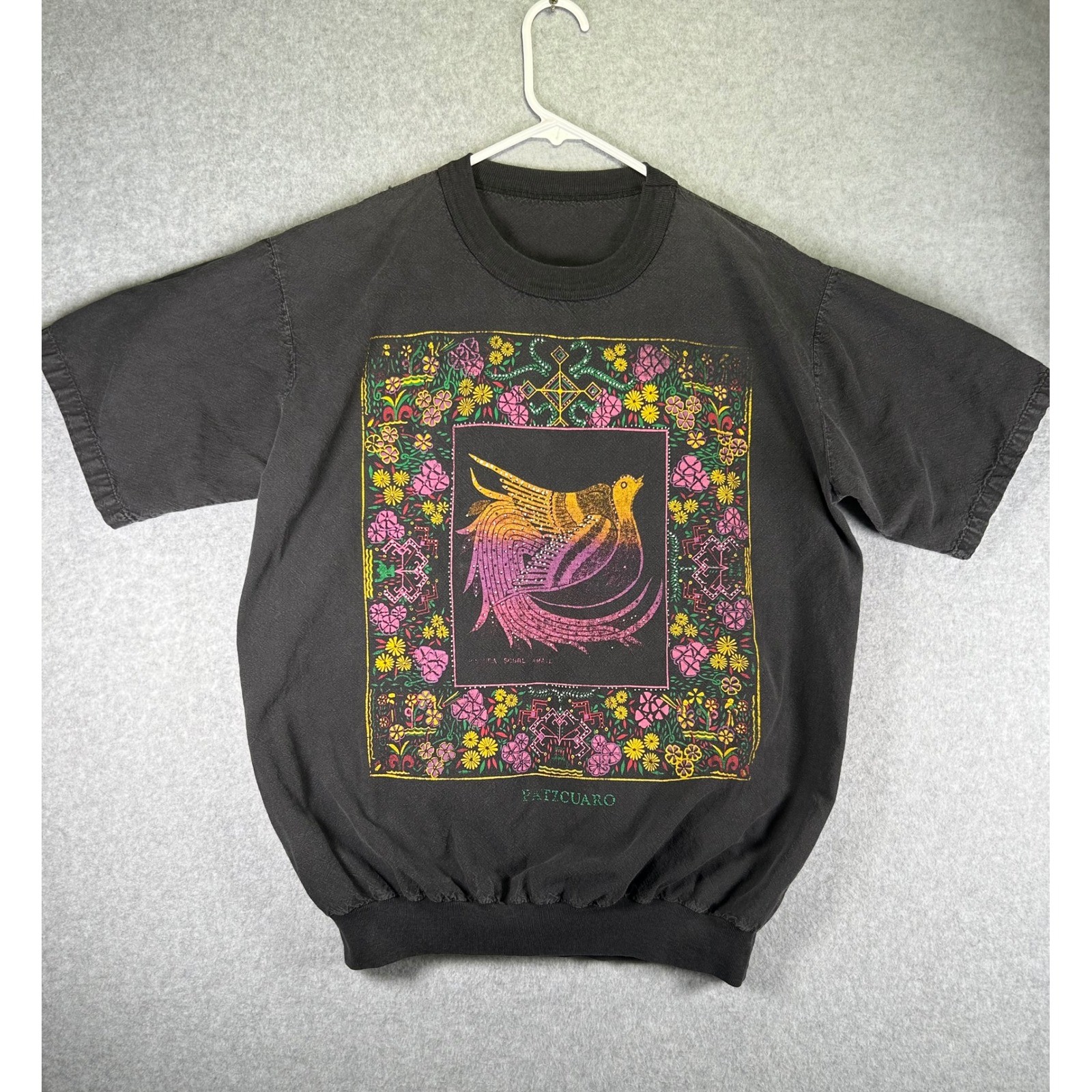 Vtg. Unisex Patzcuaro Mexico Bird Graphic Shirt Black Banded Hem Short Sleeve M