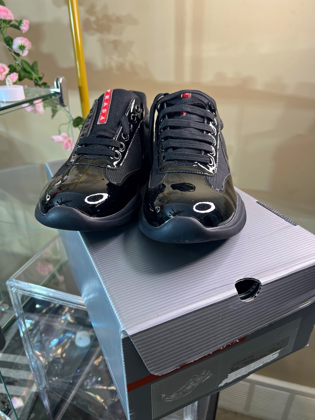 PRADA Men\'s Black Patent Leather Mesh Lace-Up Sneakers Logo Rubber US 10
