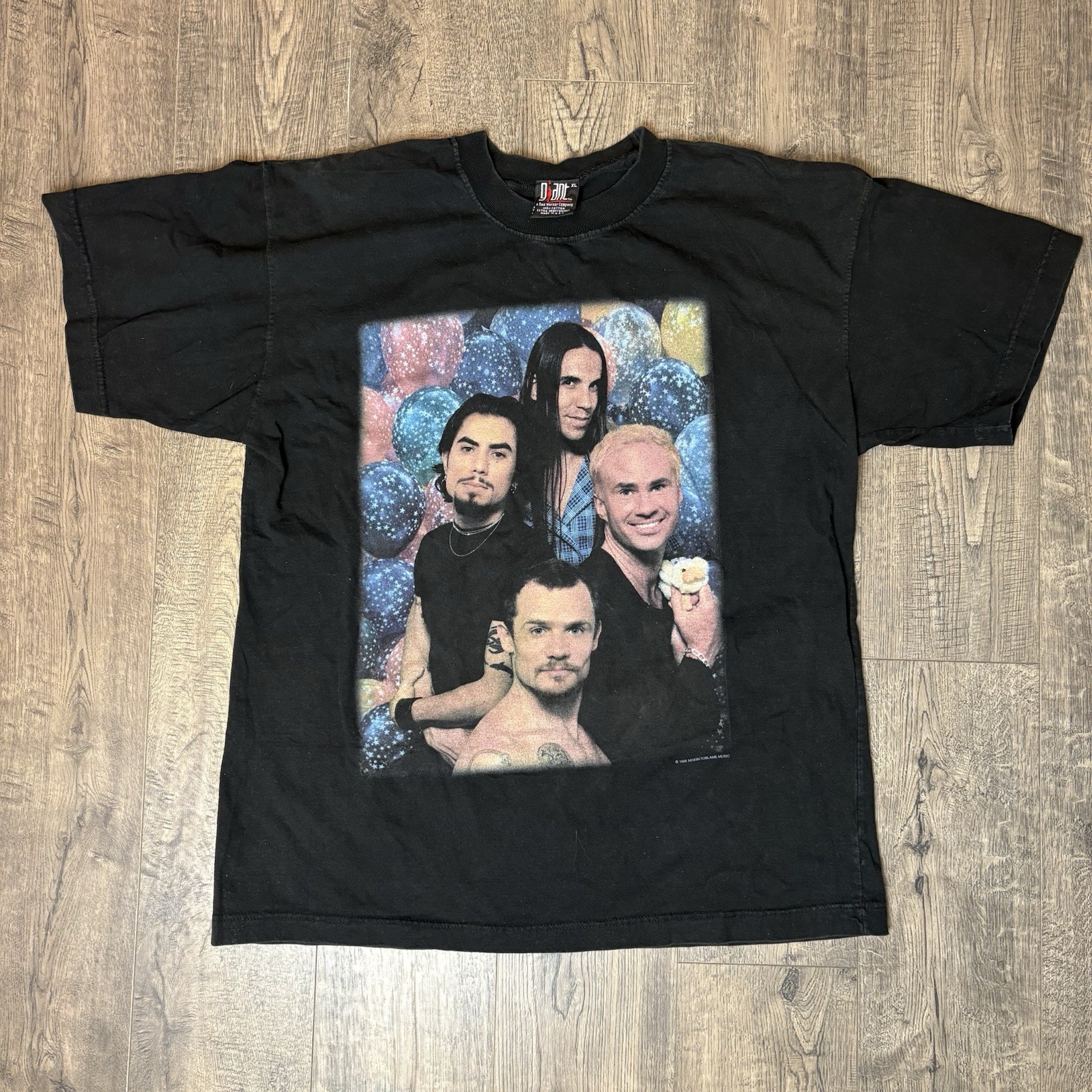 Vtg Red Hot Chili Peppers Giant Graphic Band Shirt Genuine 1995 Group Photo XL