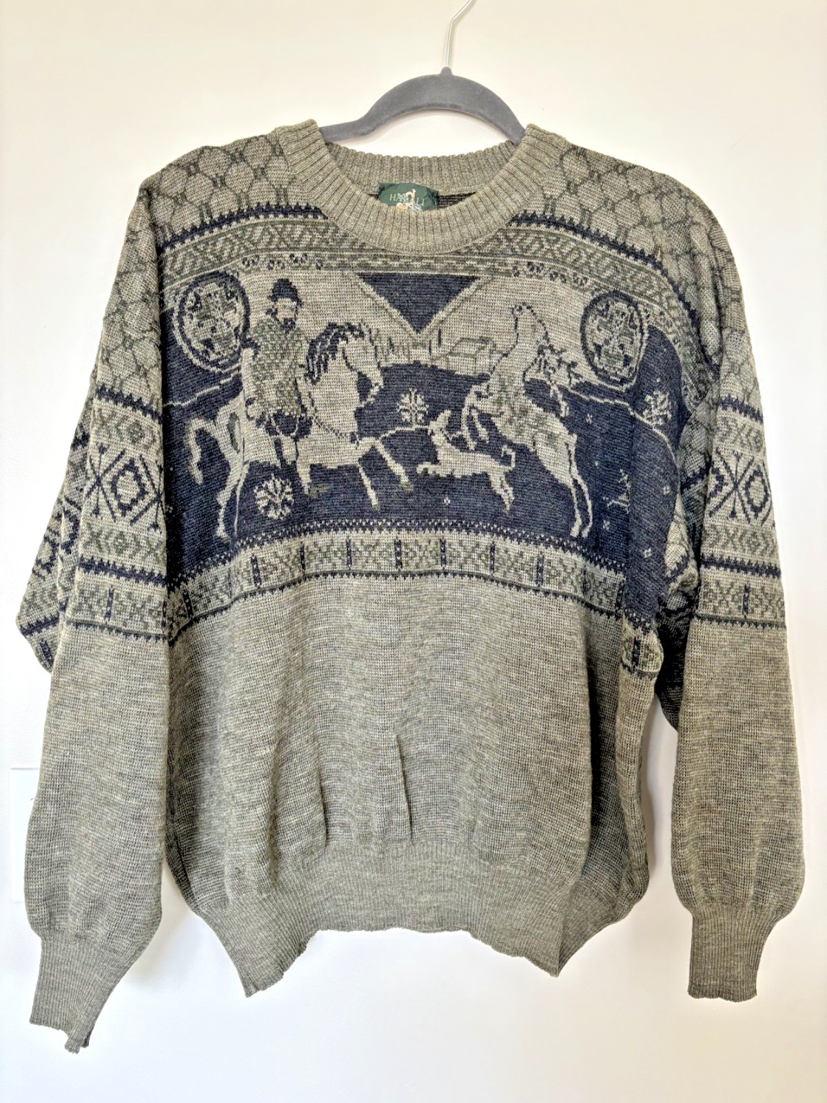Mens 1970s vintage Austrian 100% wool  sweater. Green/Black  Large Excellent
