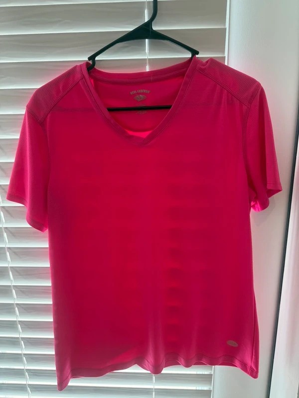 Reel Legends Fuchsia Performance V-Neck Shirt Size L