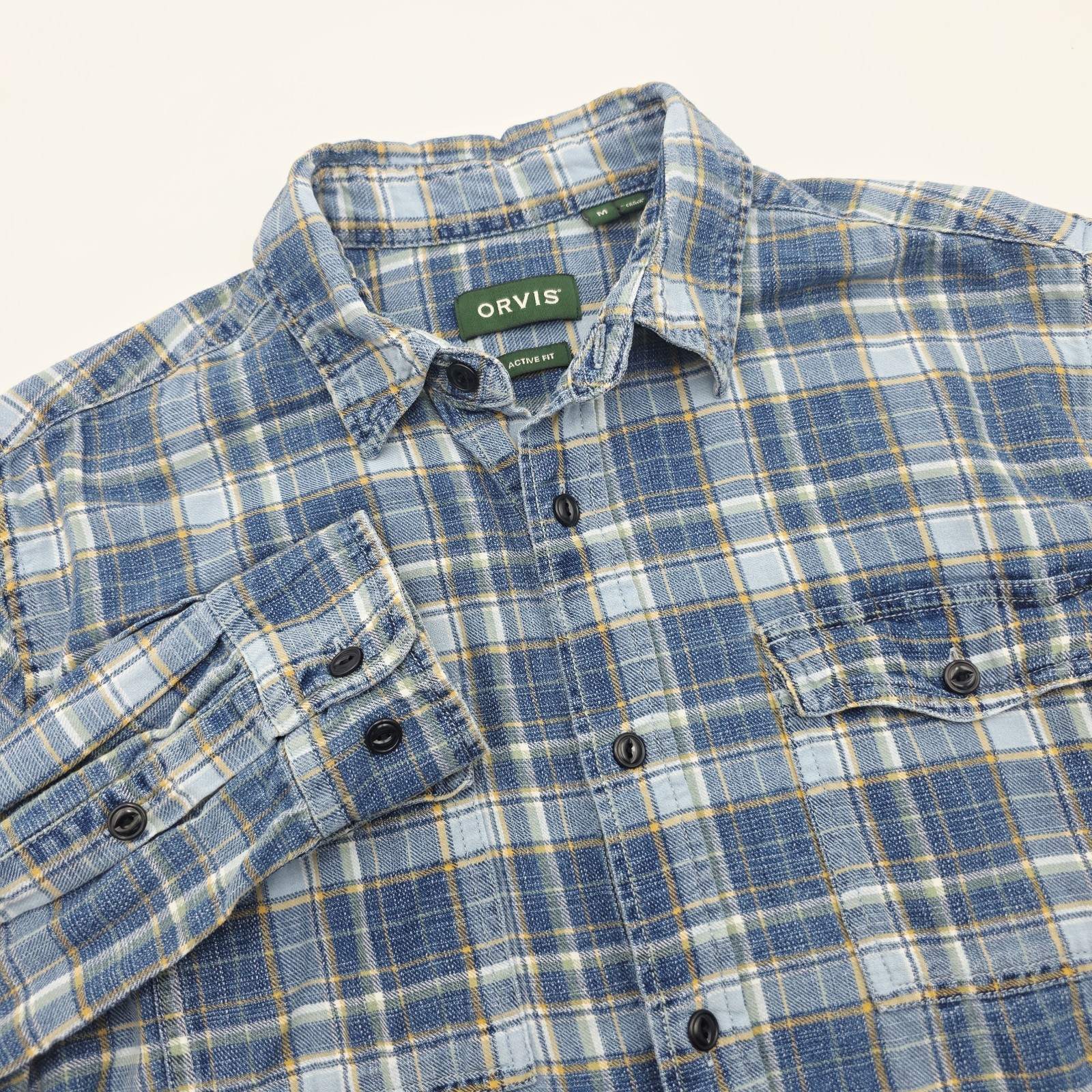 Orvis Men\'s Medium Washed Indigo Button Up Shirt Long Sleeve Active Fit Cotton