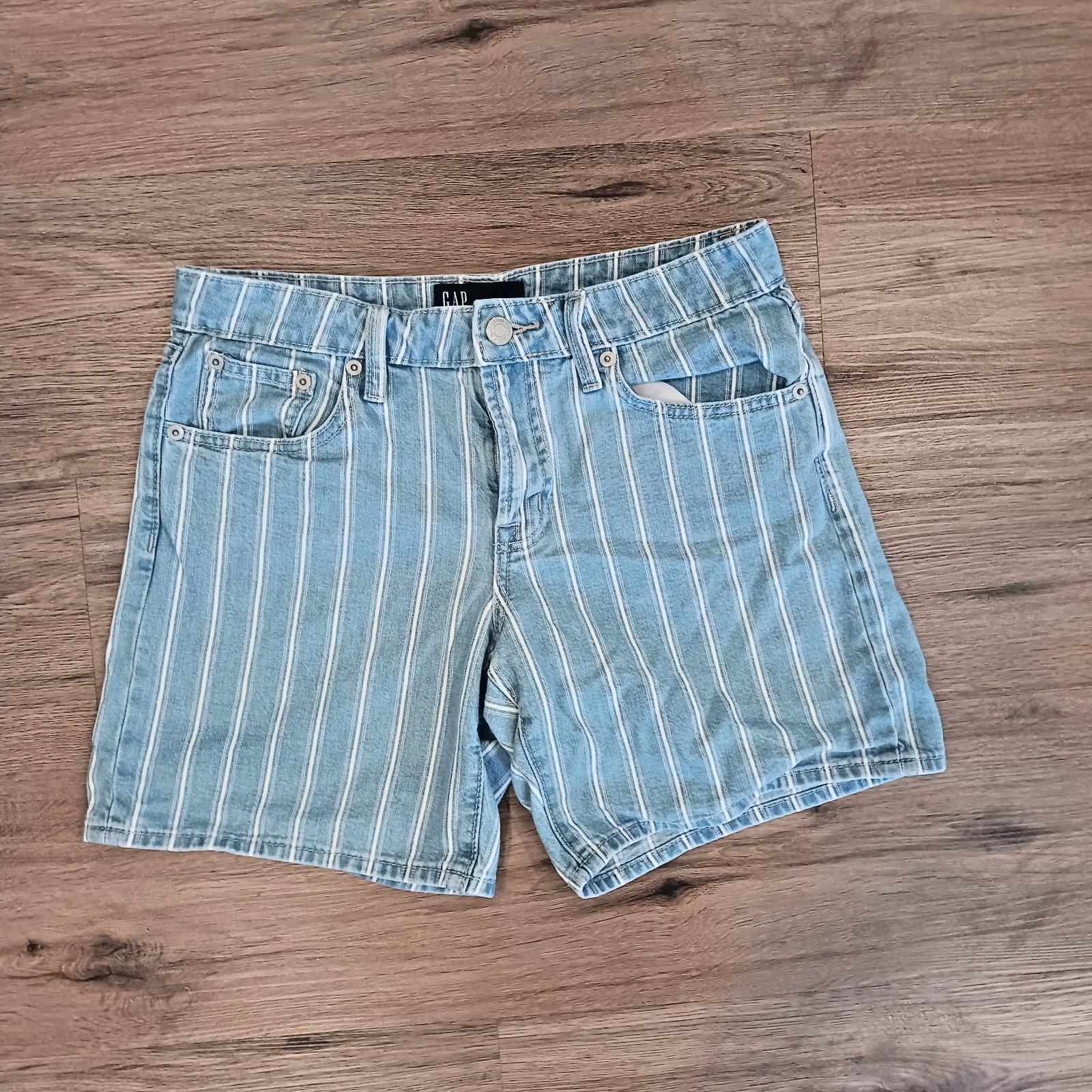 Gap Blue White Striped Denim Shorts 5 Inch Short Size 2 26 EUC