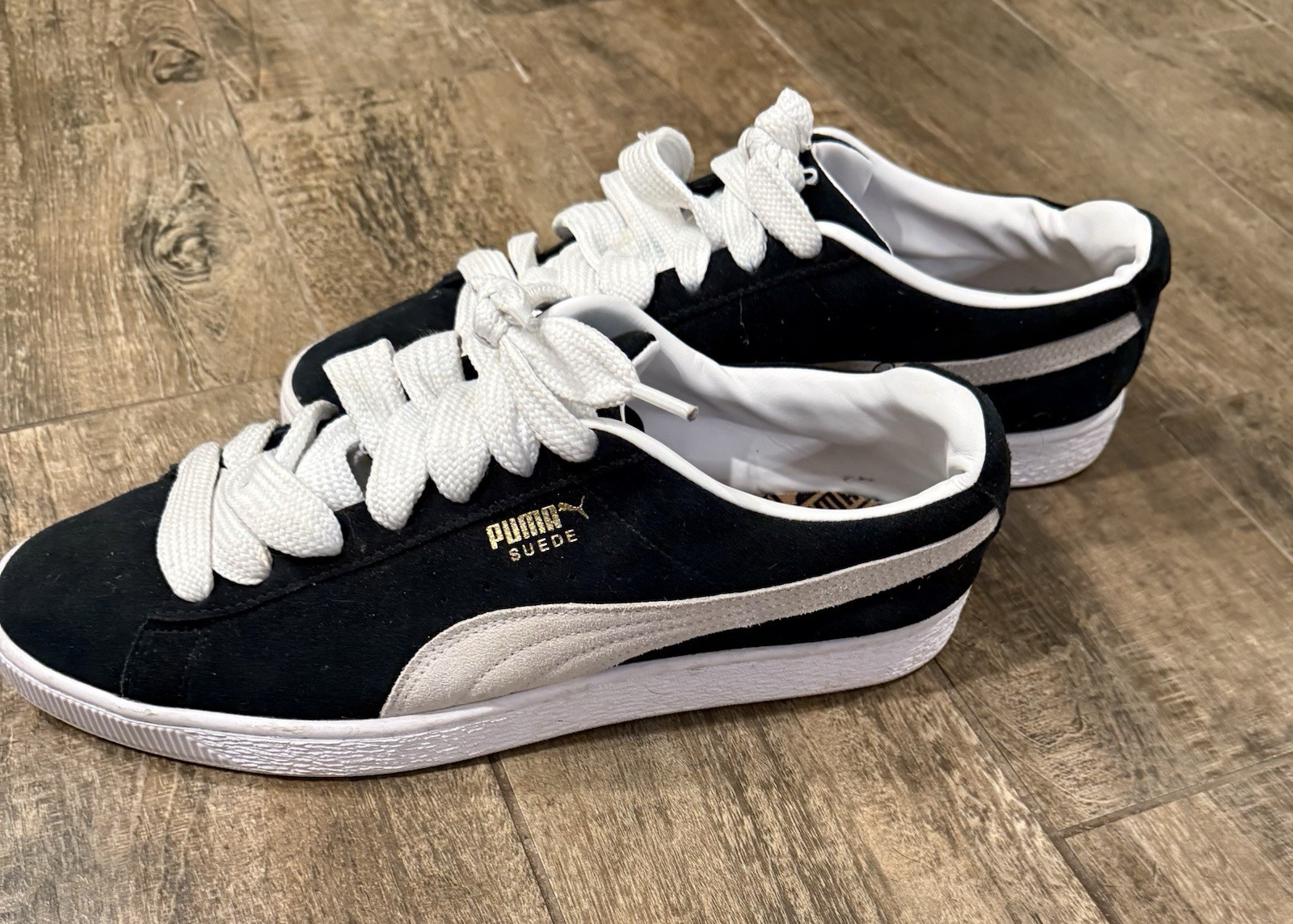 Puma Suede Classic 21 Black White Size 11 🎉Mens Shoes🔥Fast Shipping