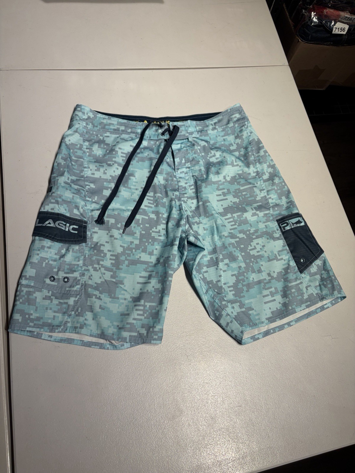 PELAGIC Shorts Men\'s 32 Board Trunks Ambush Camo Print  Blue Fish Swim Polyester