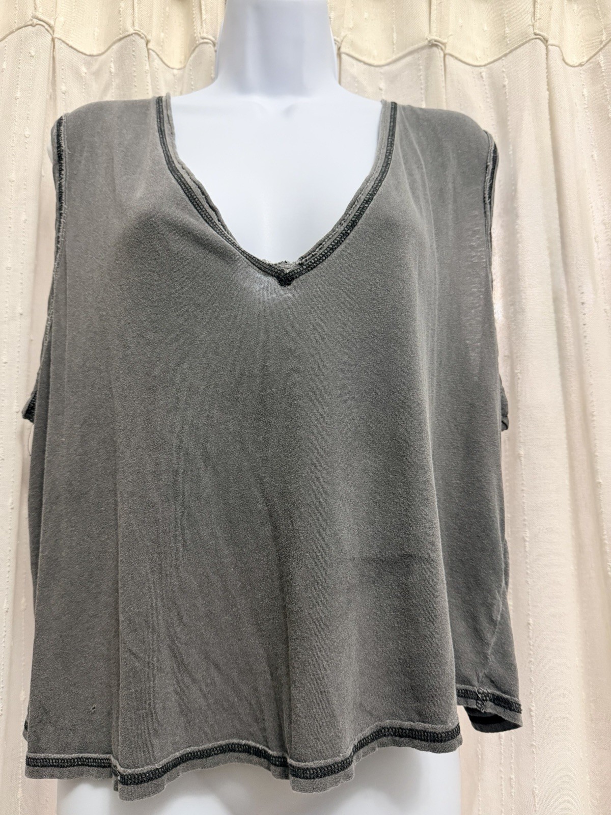We The Free  Cropped V-Neck Sleeveless T-Shirt  Relaxed 100% Cotton Gray  M