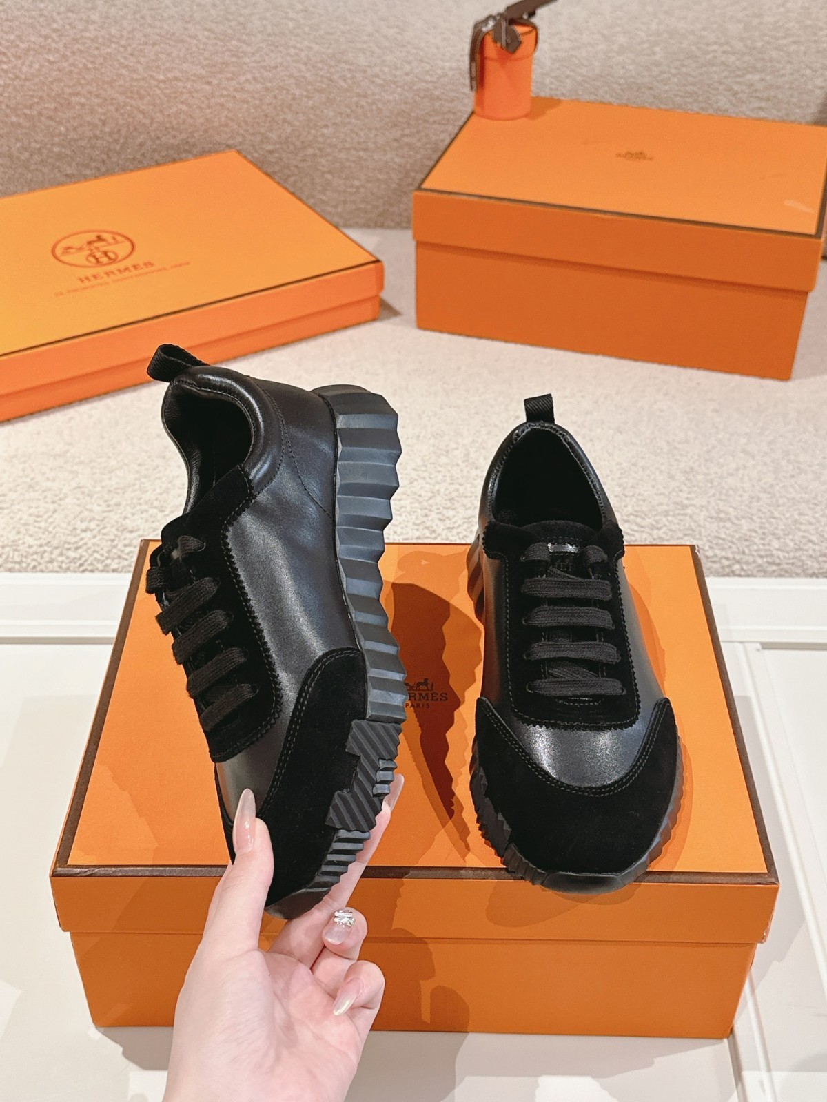 Hermes Men\'s Black Leather Style Lace Up Casual Trainers