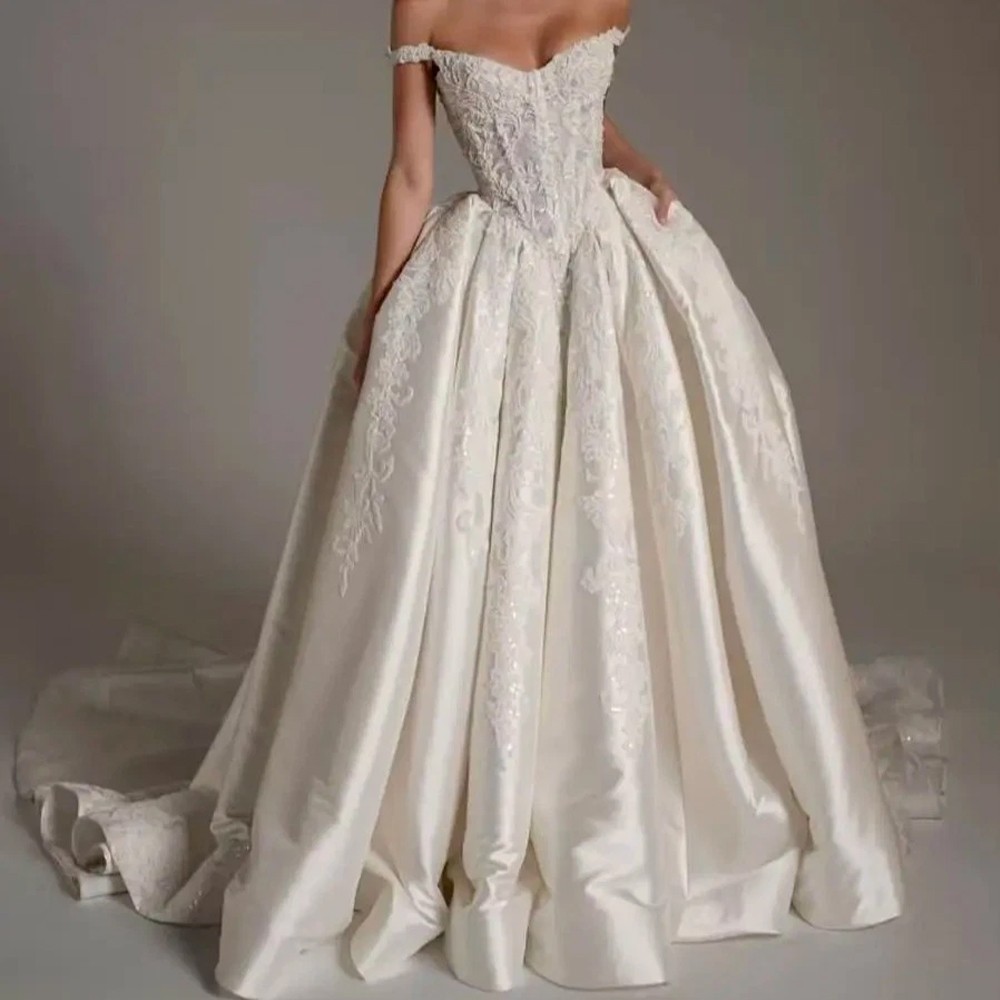 Luxury Stain Wedding Dresses Off The Shoulder Lace Applique A-Line Bridal Gowns