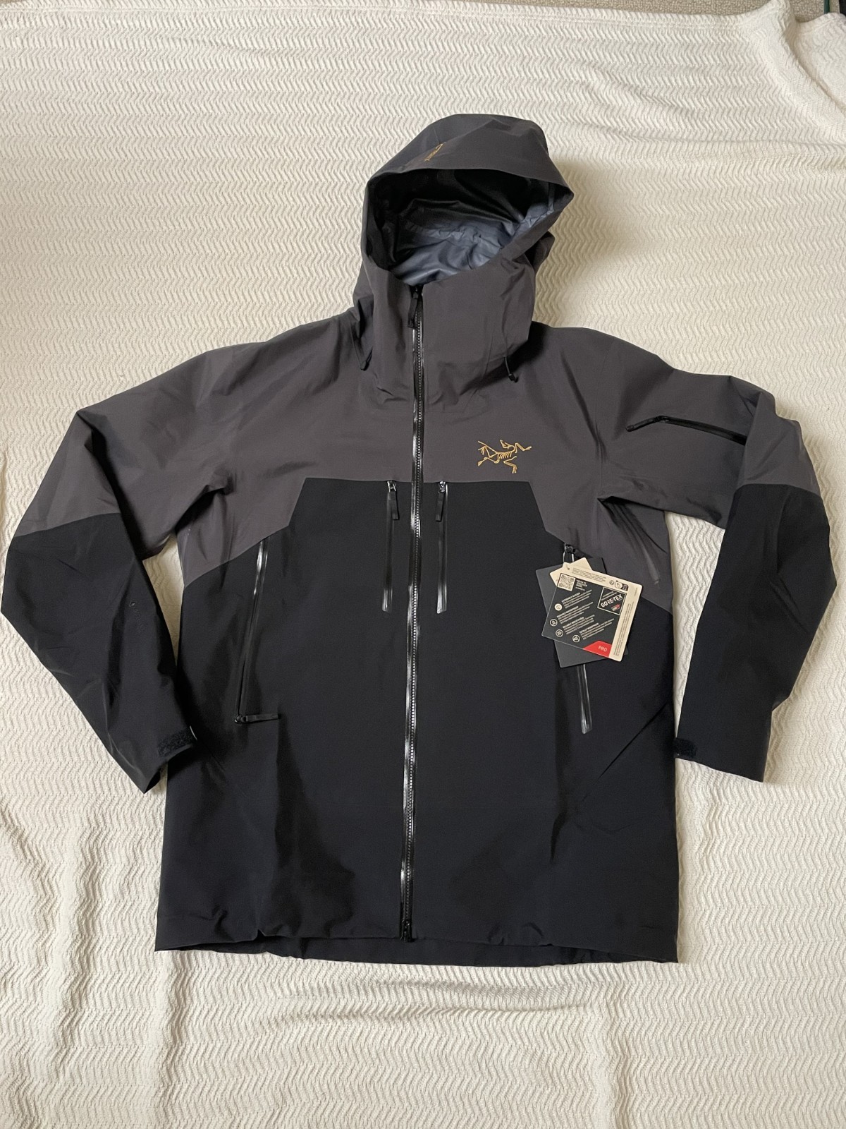 New Arc\'teryx Rush Gore-tex Jacket Mens L Graphite / Blk / Yukon
